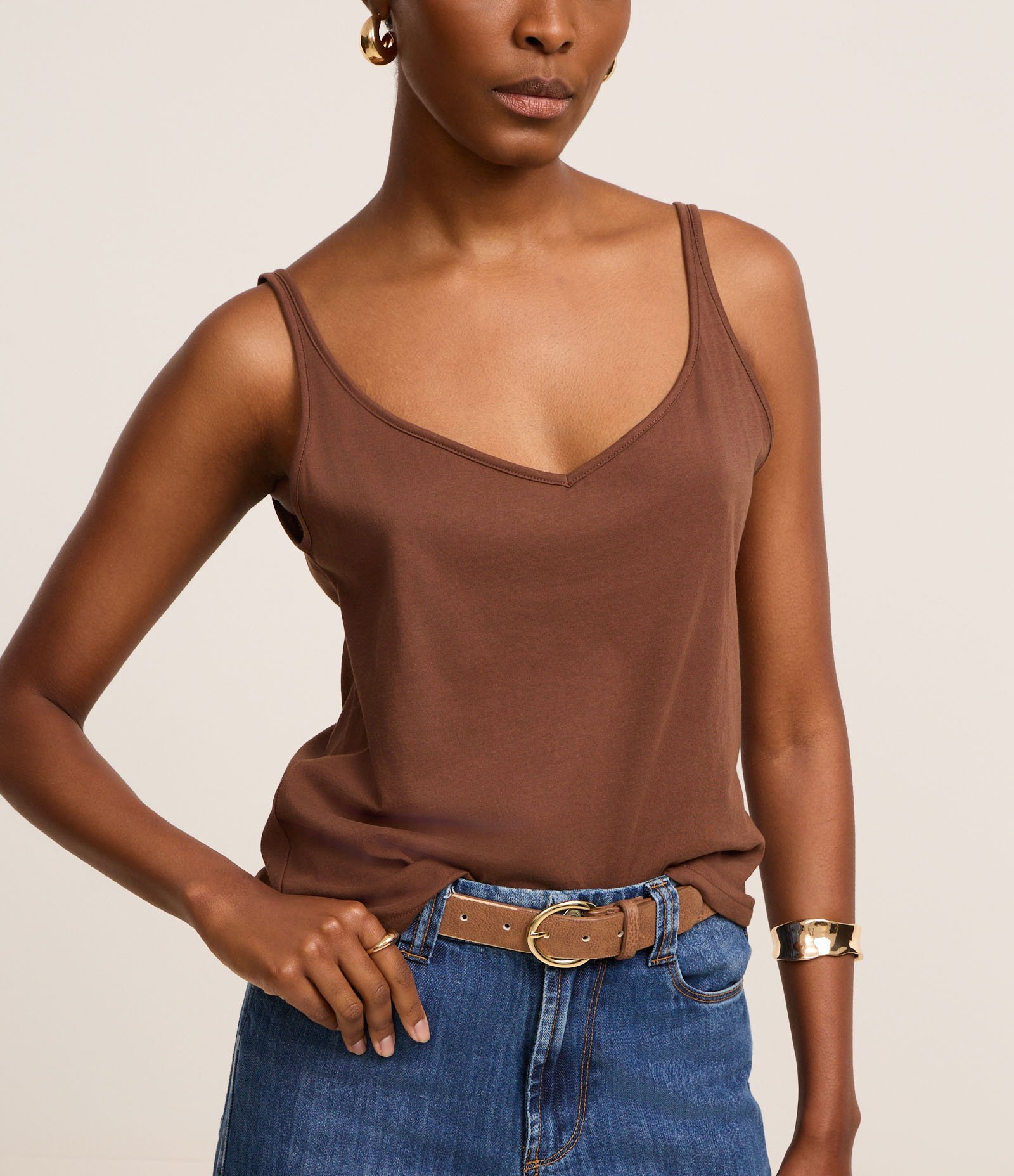 Blusa de Alça em Algodão Peruano com Decote V Marrom 4