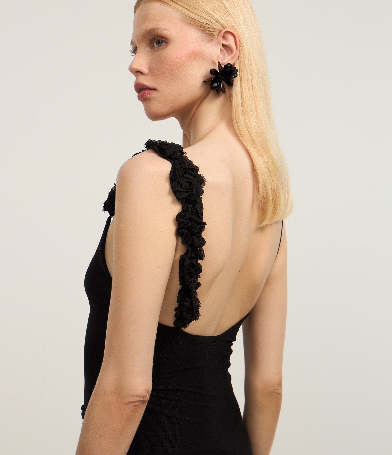 Vestido Reto Longo em Tule com Alça Floral Bordada Preto 4