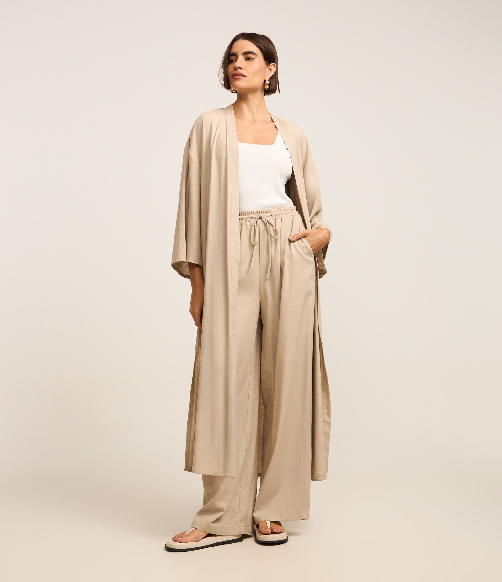 Kimono Longo em Viscolinho com Amarração na Cintura Bege 1