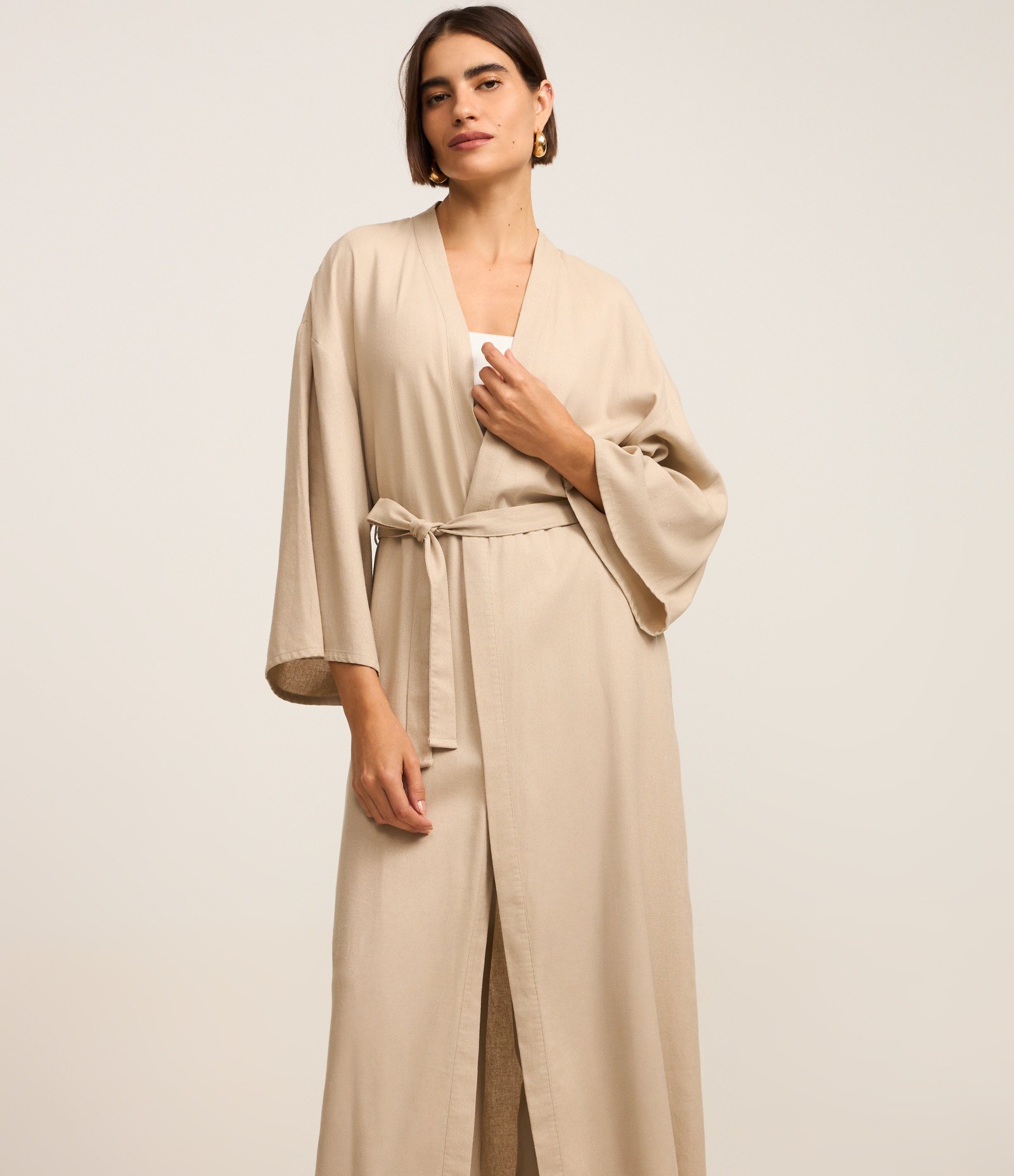 Kimono Longo em Viscolinho com Amarração na Cintura Bege 2