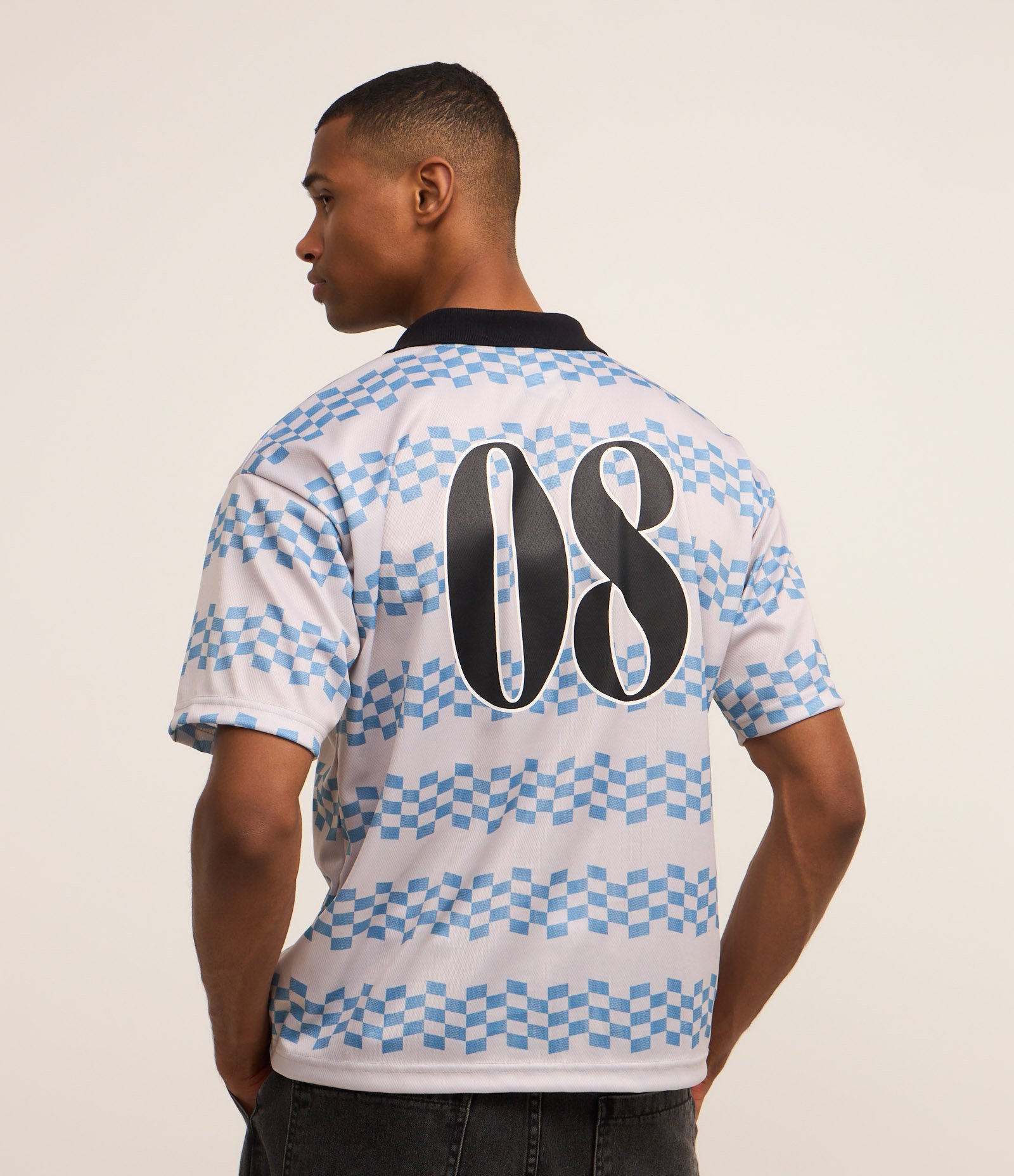 Camiseta Boxy Sportcore em Tecnologia Dry com Estampa Listrada Off White/ Azul 4