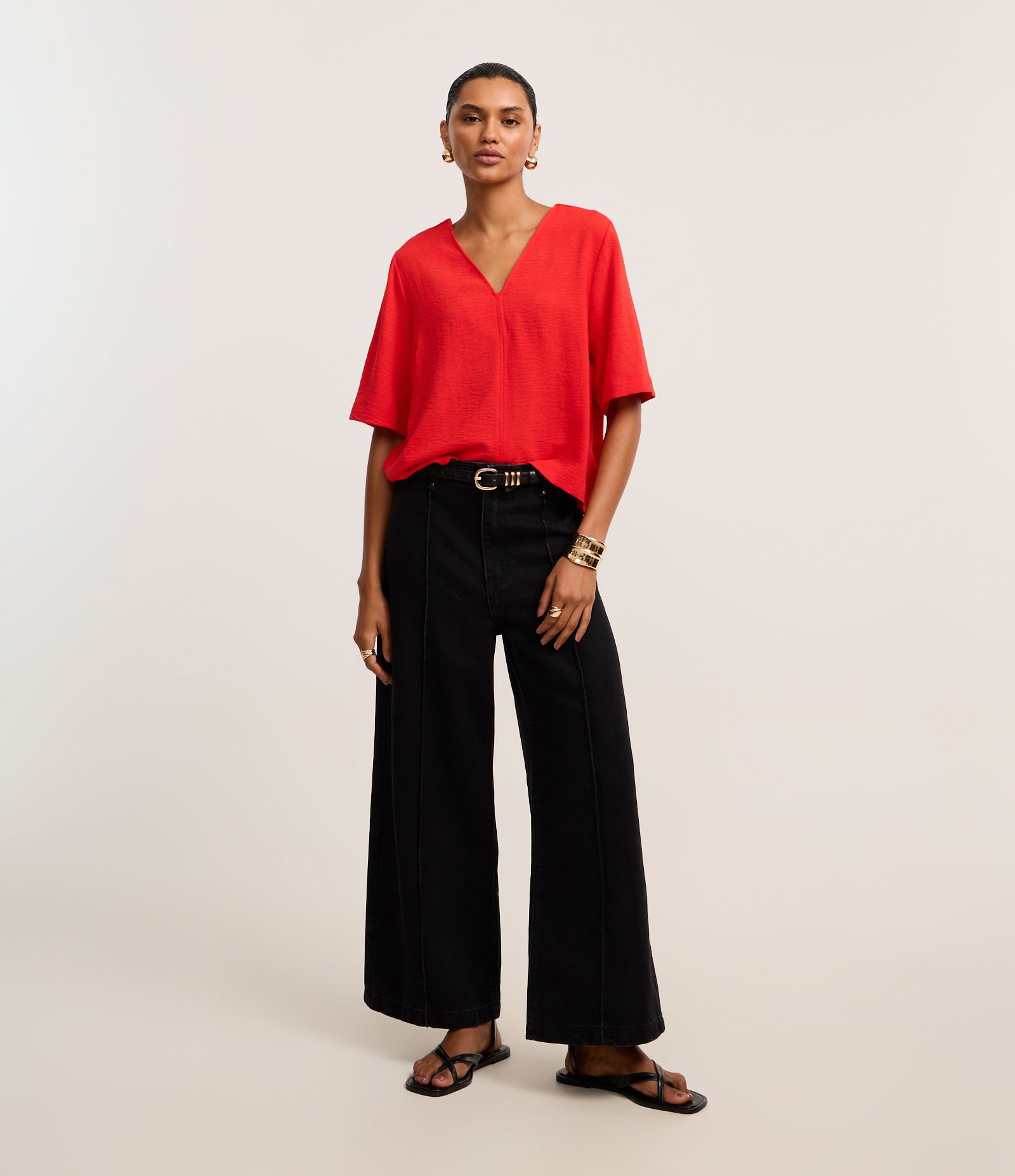 Blusa Soltinha em Crepe com Decote V Vermelho 2