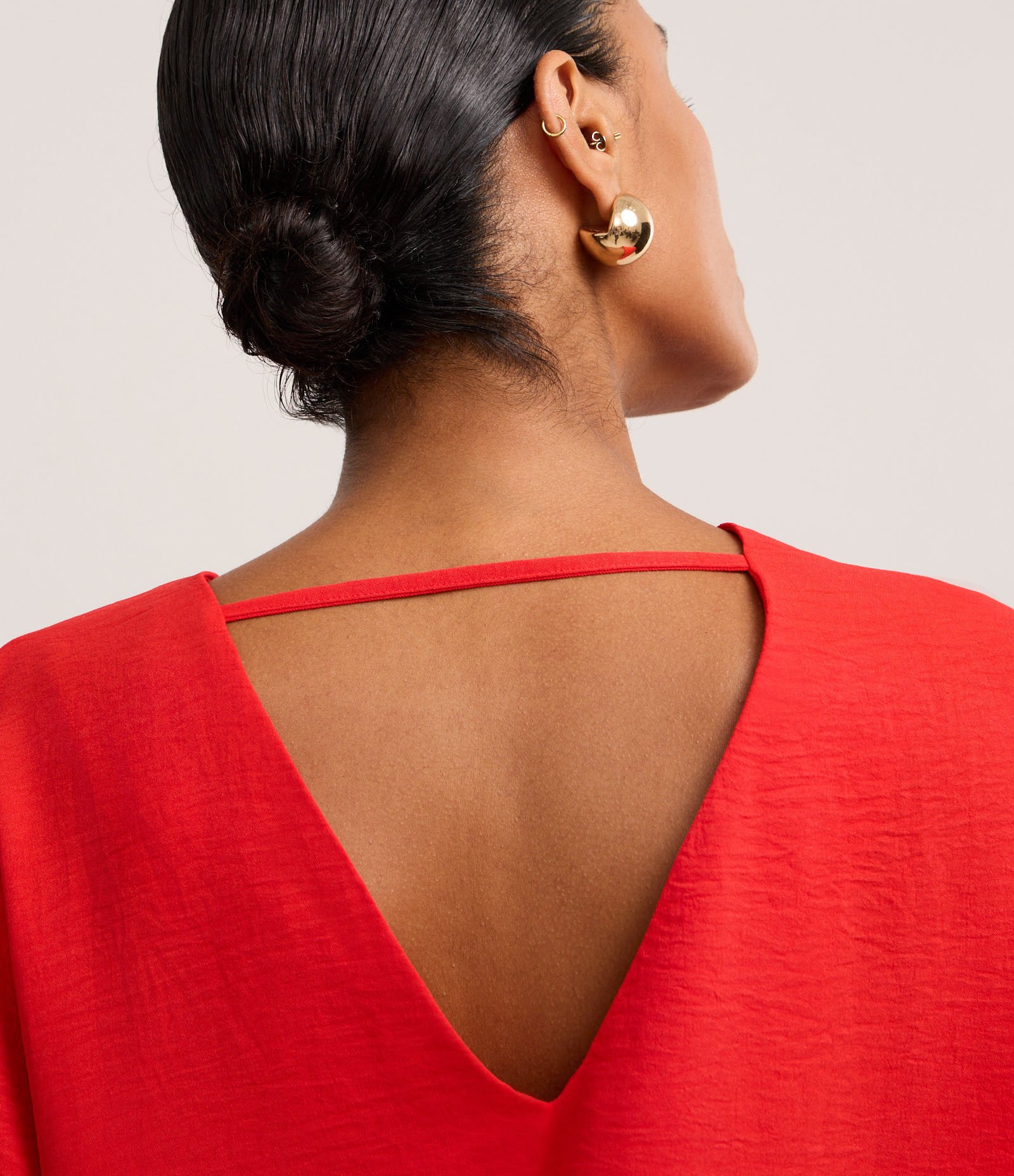 Blusa Soltinha em Crepe com Decote V Vermelho 4