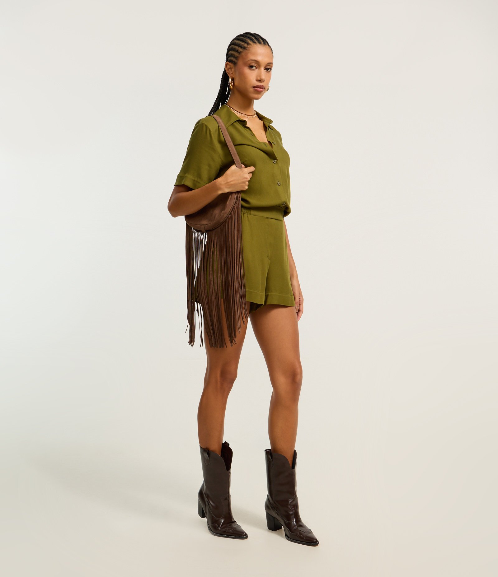 Short Regular em Viscose com Cós Elástico Verde Oliva 1