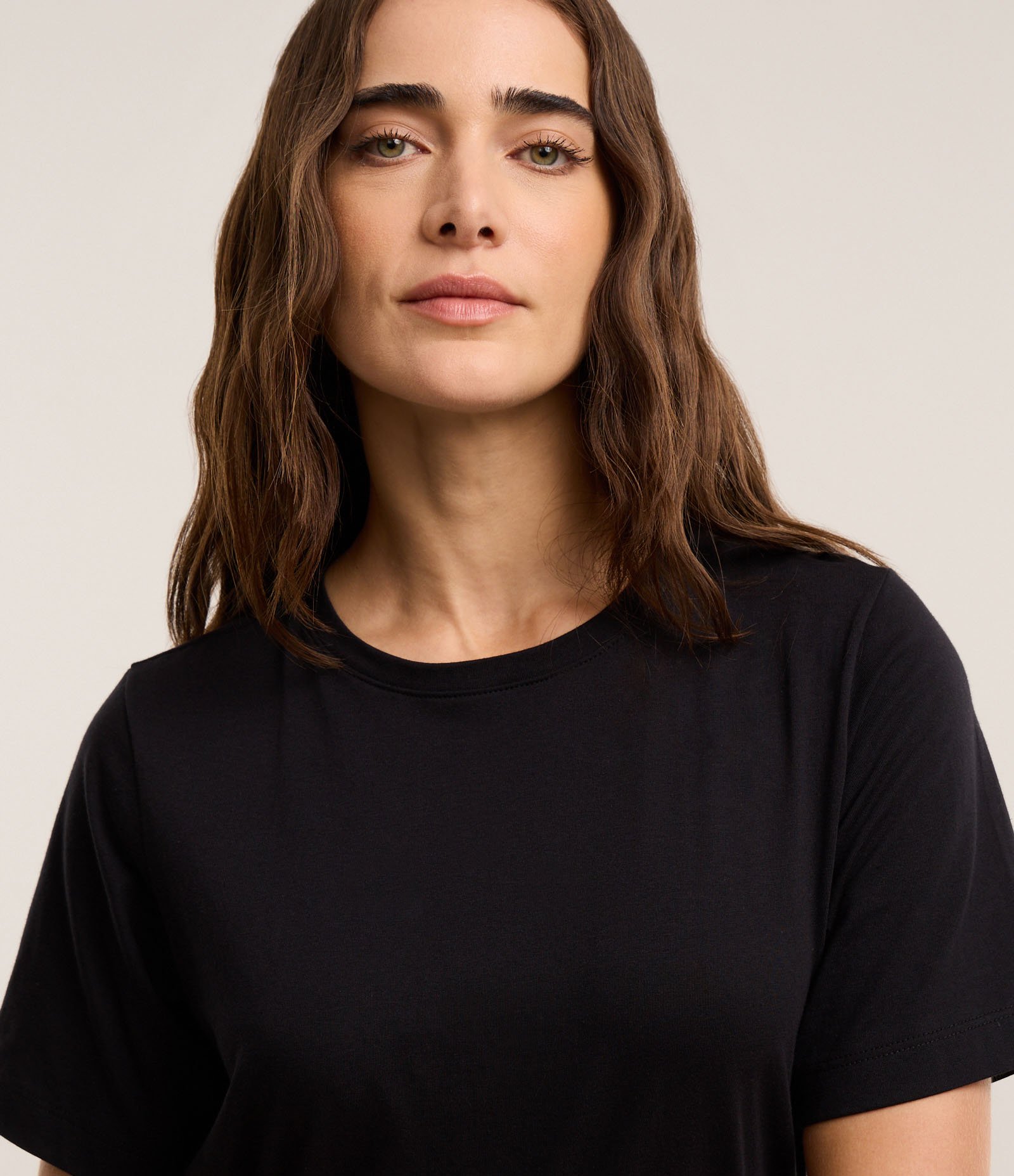 Camiseta Básica em Cotton com Gola Redonda Preto 3