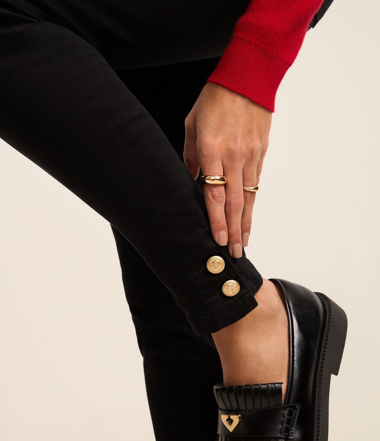 Calça Skinny em Sarja com Elastano e Cintura Alta Preto 5