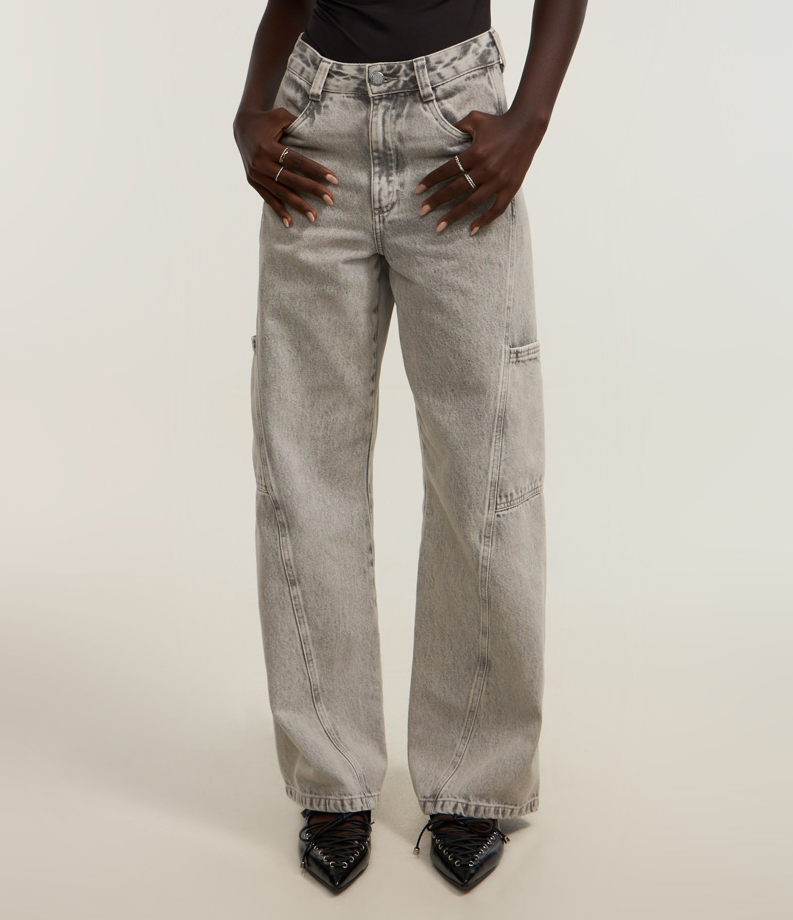 Calça Wide Leg em Jeans com Recorte Transversal e Bolso Cargo 3