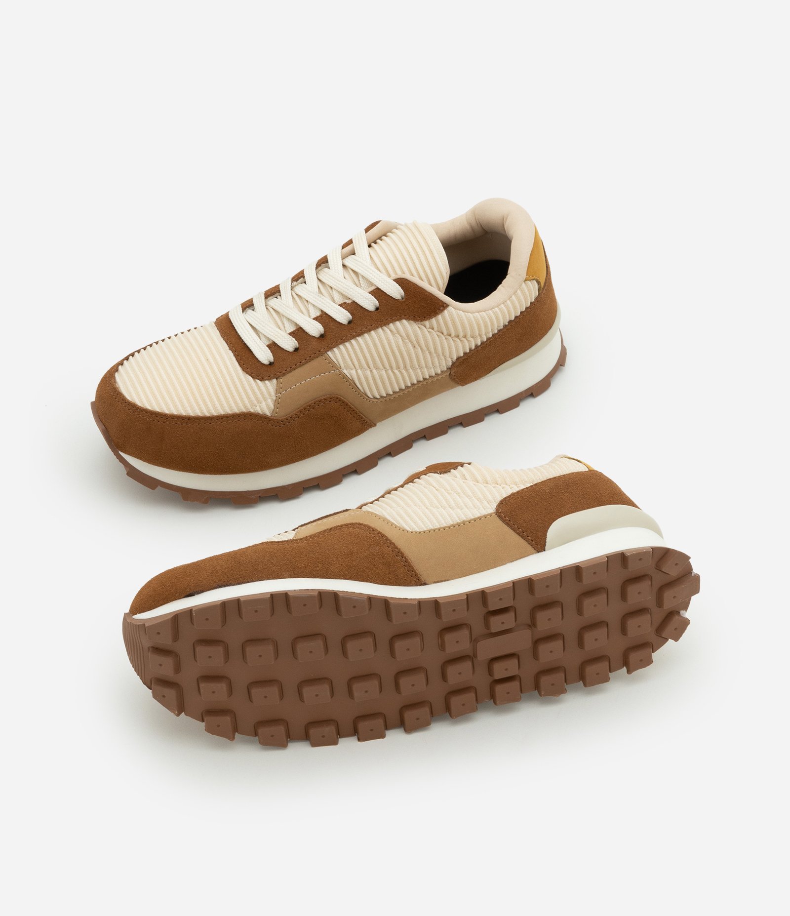 Tênis Jogging em Material Sintético com Textura Marrom 4