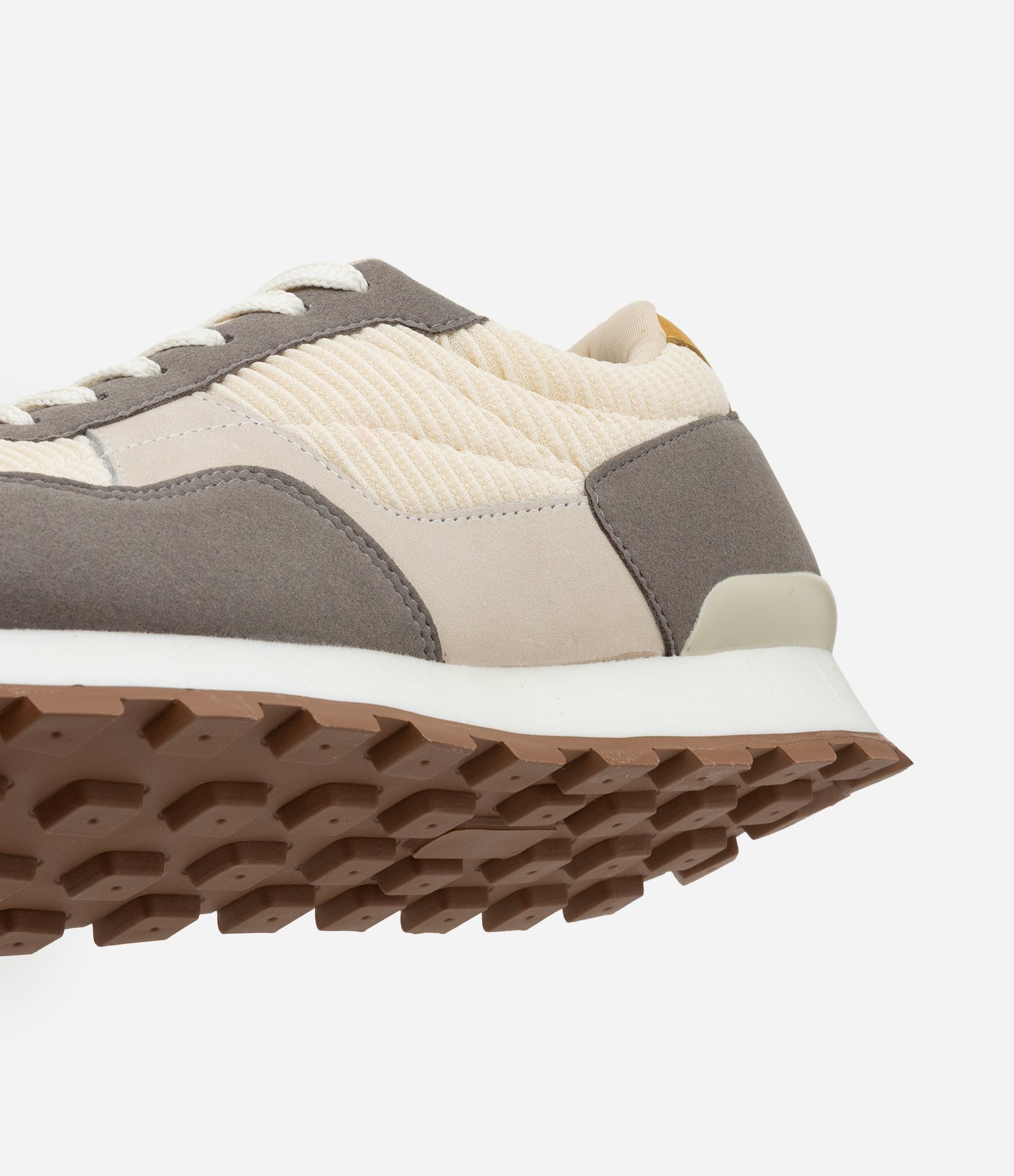 Tênis Jogging em Material Sintético com Textura Bege/Verde/Laranja 4