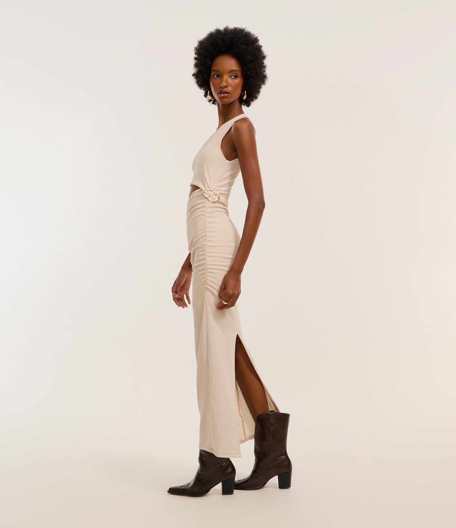 Vestido New Midi com Textura e Recorte Cut Out Bege 1