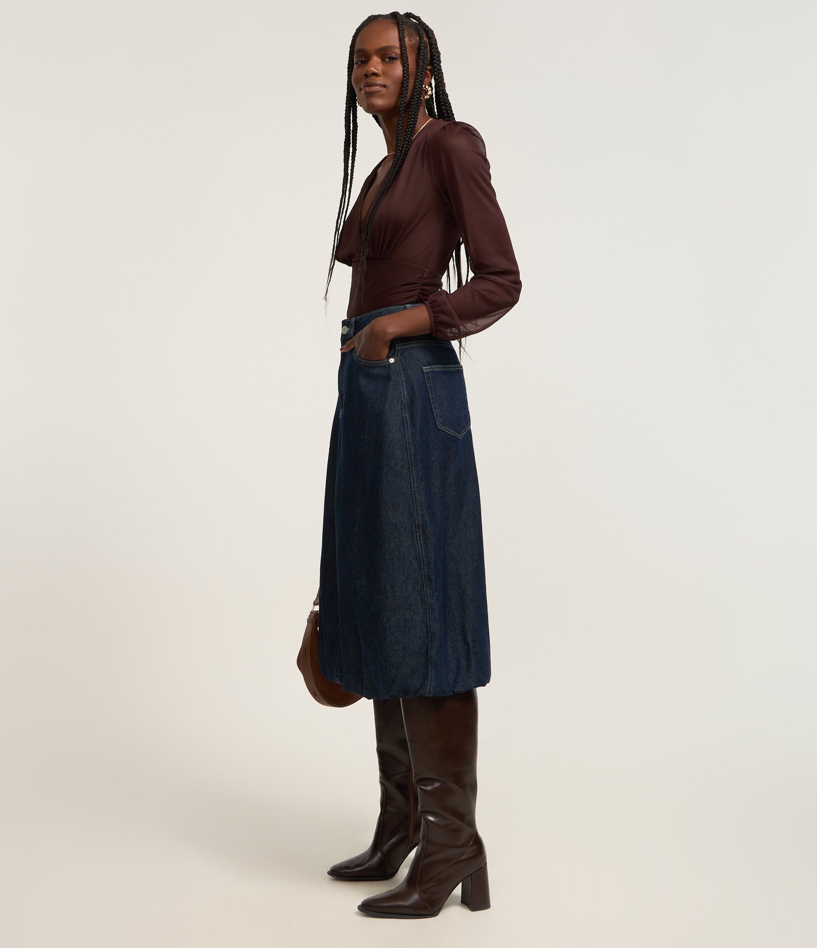 Blusa Curta em Tule com Decote V Transpassado e Franzidos Marrom 2