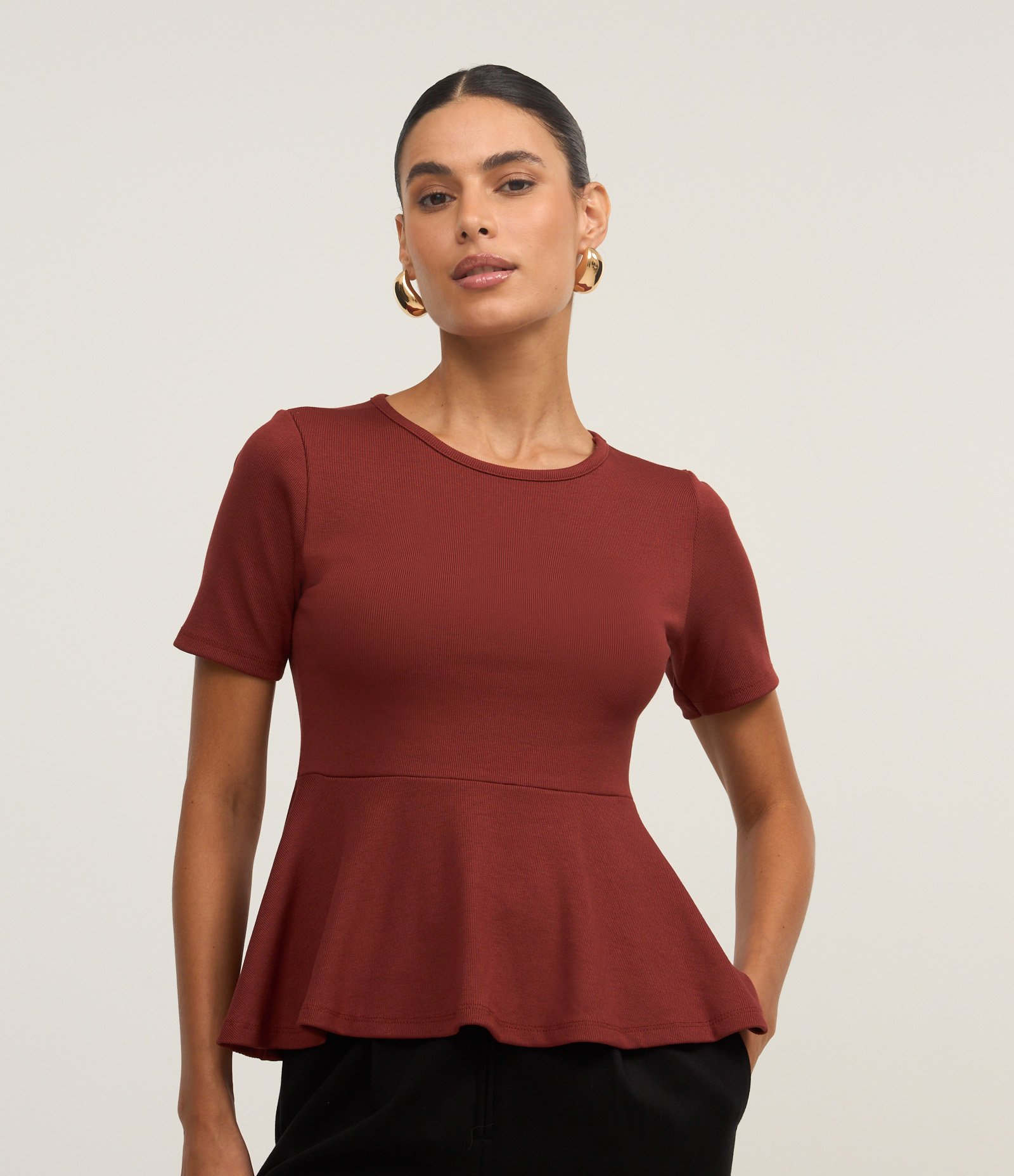 Blusa Peplum em Ribana com Babado na Barra Marrom 1