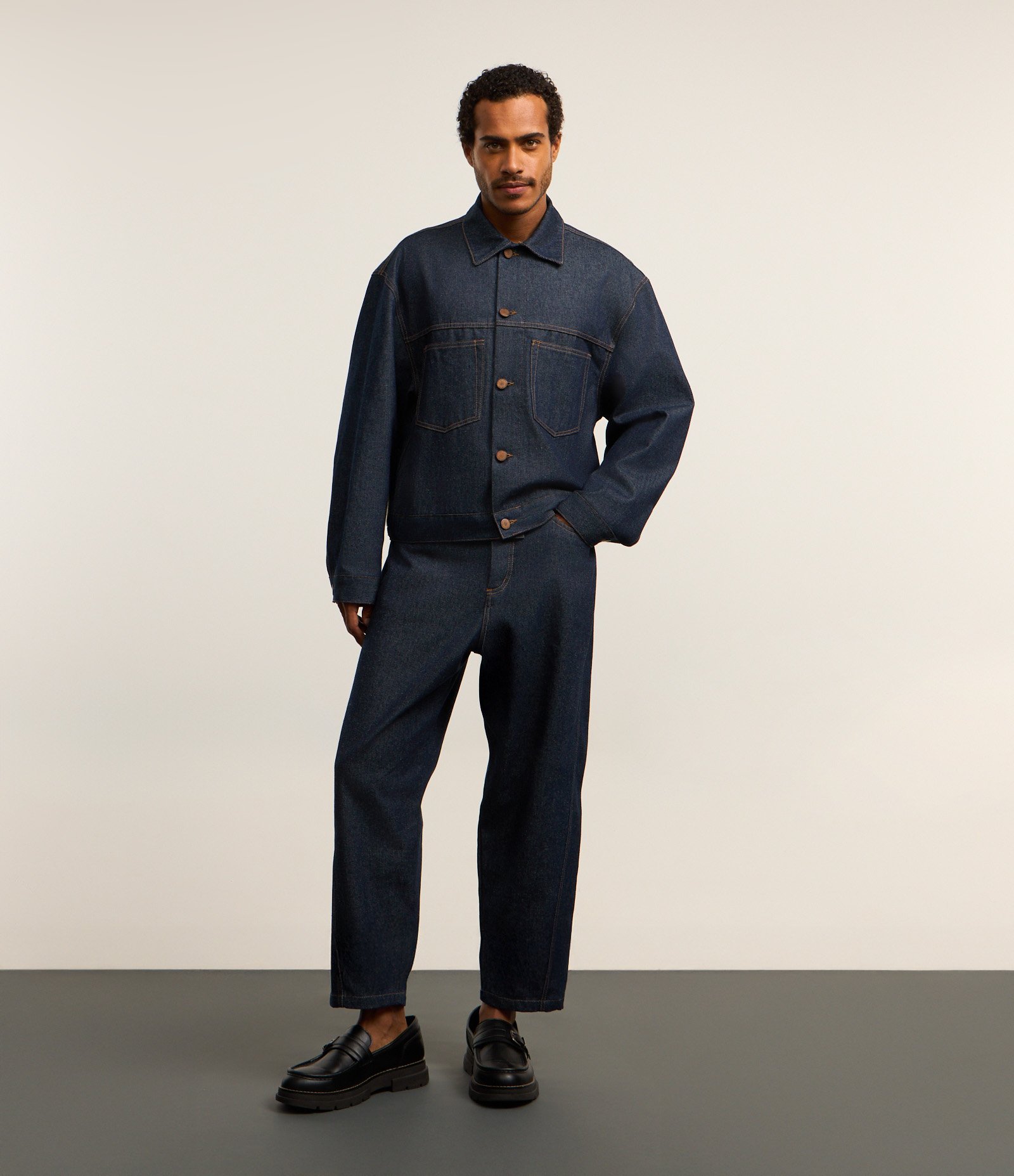 Jaqueta em Jeans com Gola Colarinho e Bolsos Azul 2