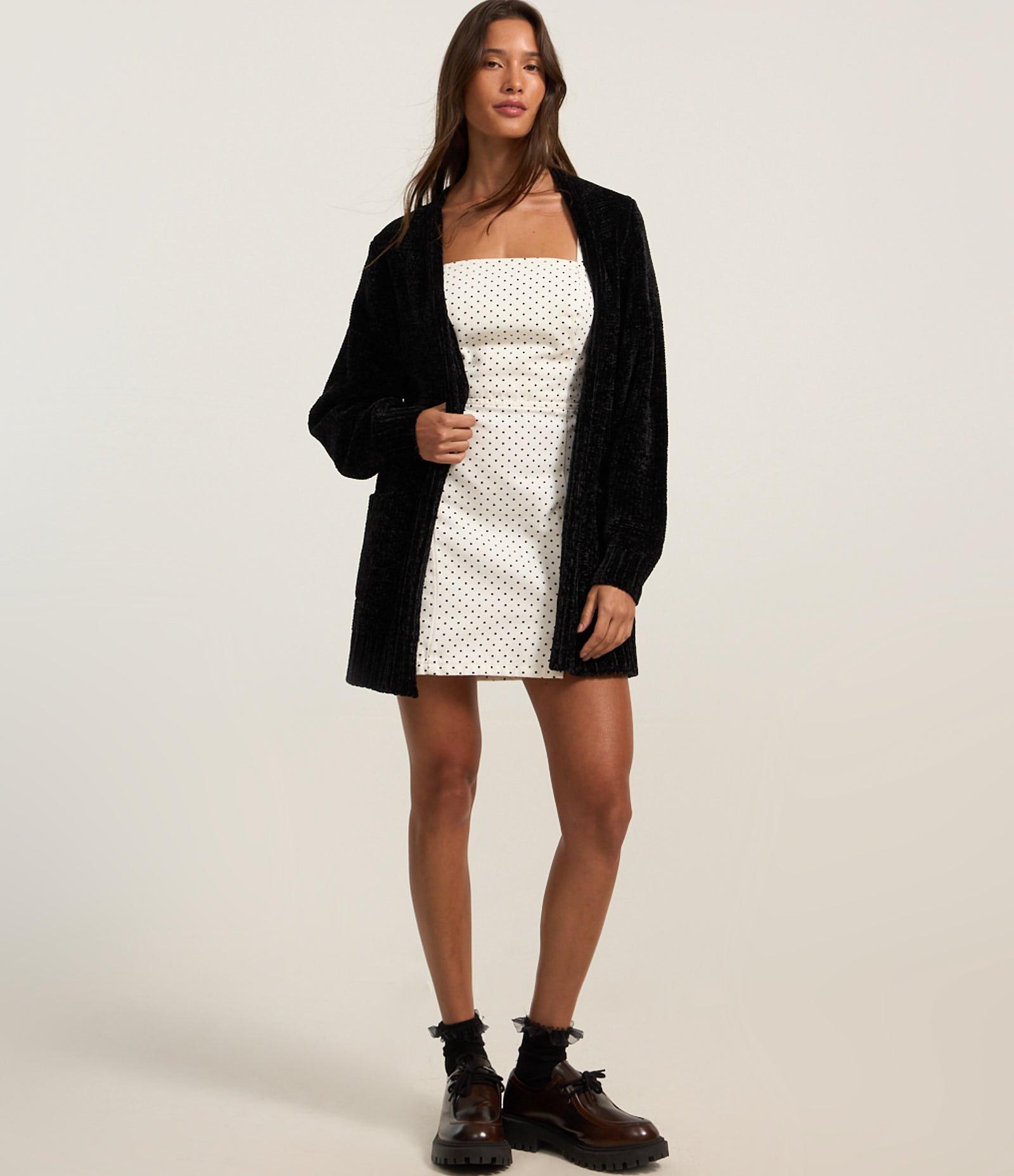 Vestido Curto em Sarja Poá com Amarração nas Costas Branco 2