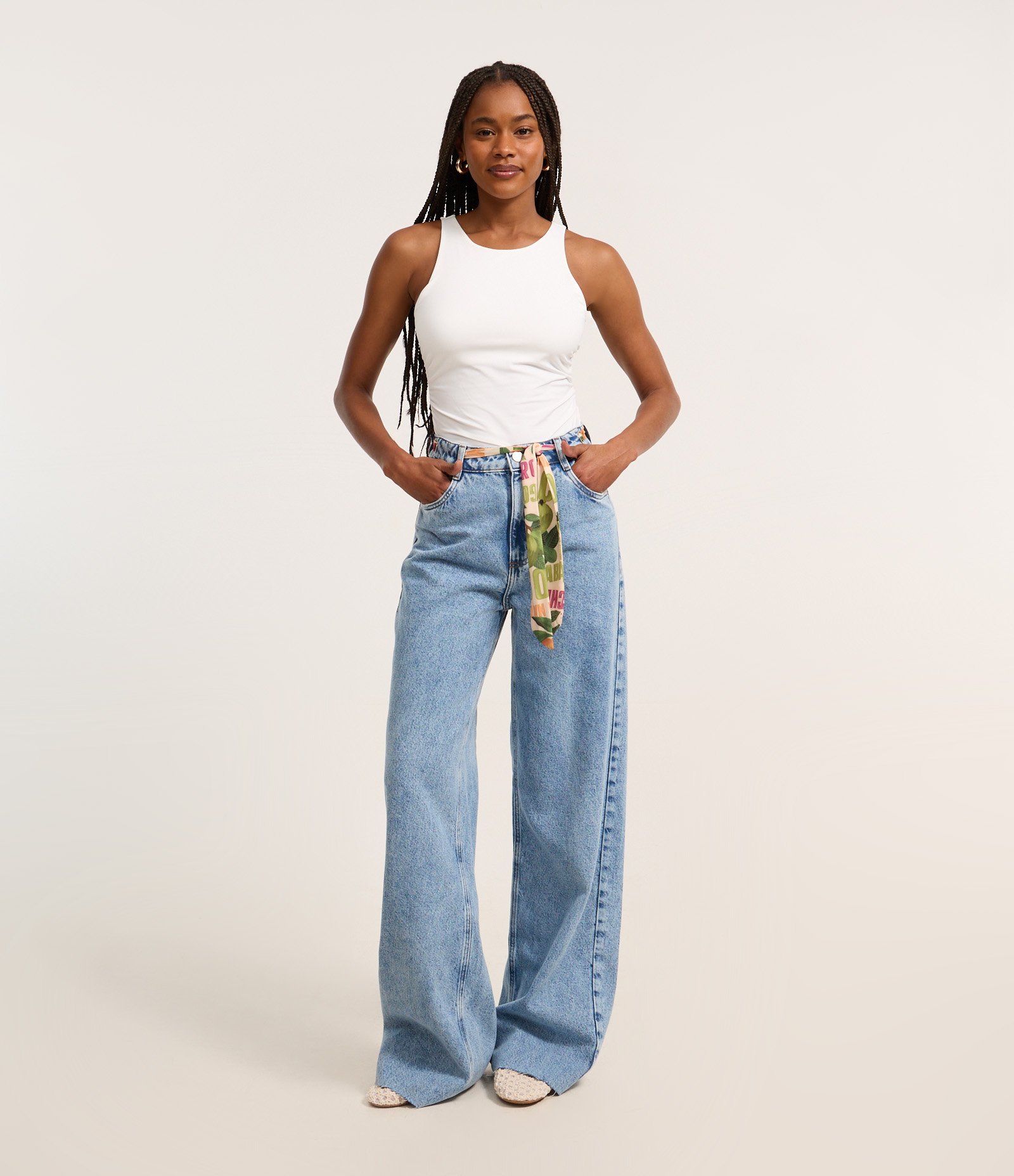 Calça Wide Leg em Jeans com Cinto Lenço e Ilhós Azul 1