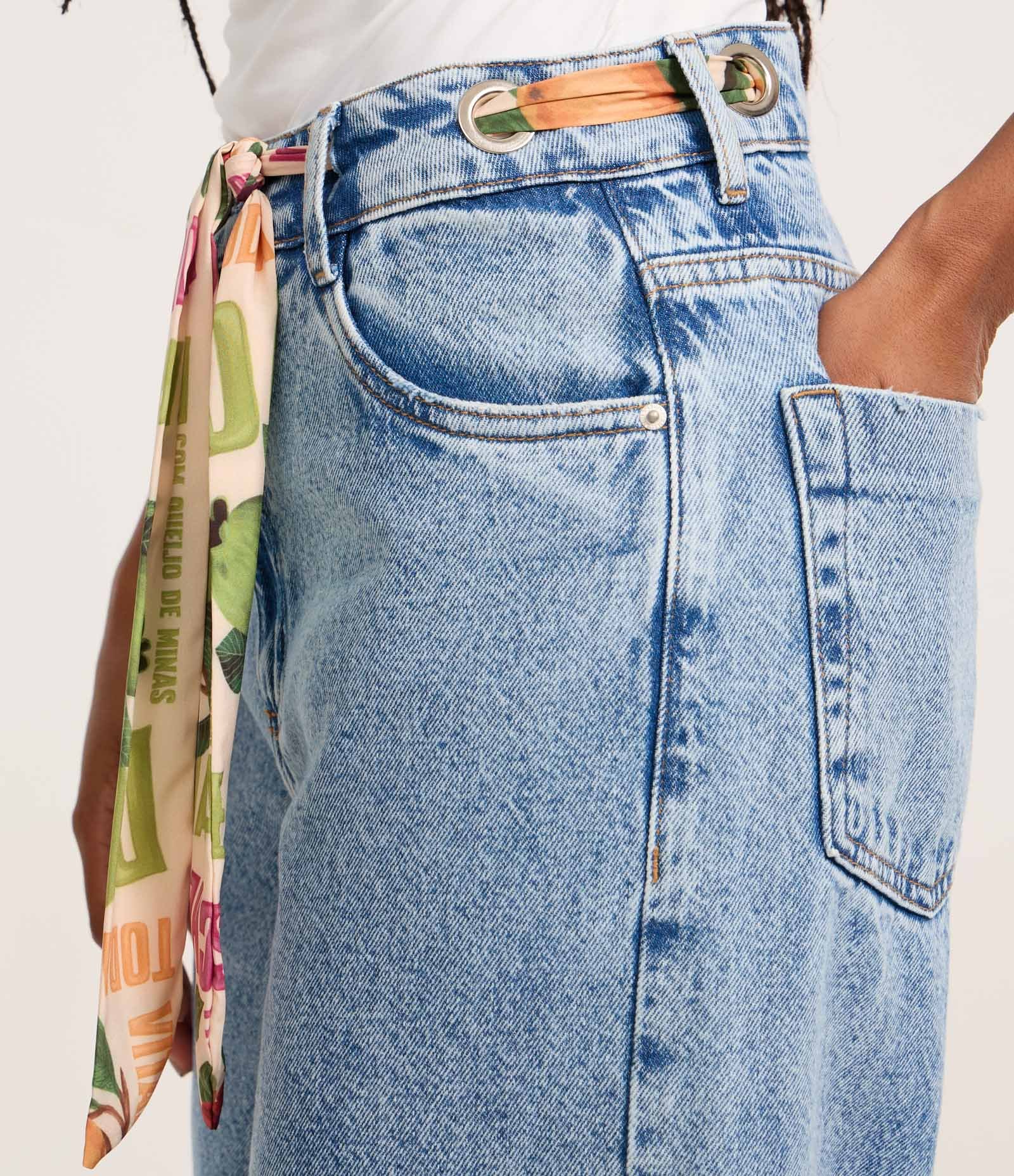 Calça Wide Leg em Jeans com Cinto Lenço e Ilhós Azul 4