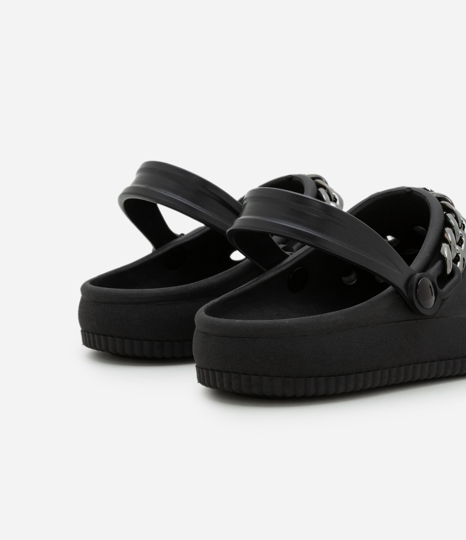 Sandália Babuche Infantil com Corrente e Pins Metalizados - Tam 28 a 35 Preto 3