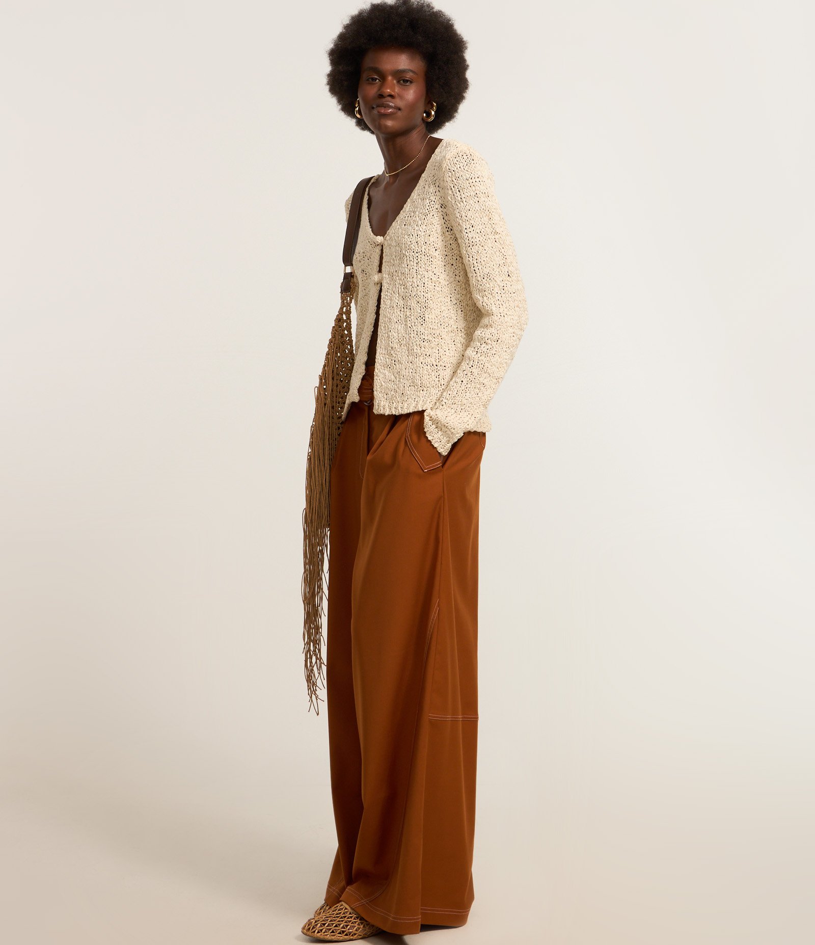 Cardigan em Tricô com Dois Botões Frontais Bege 2