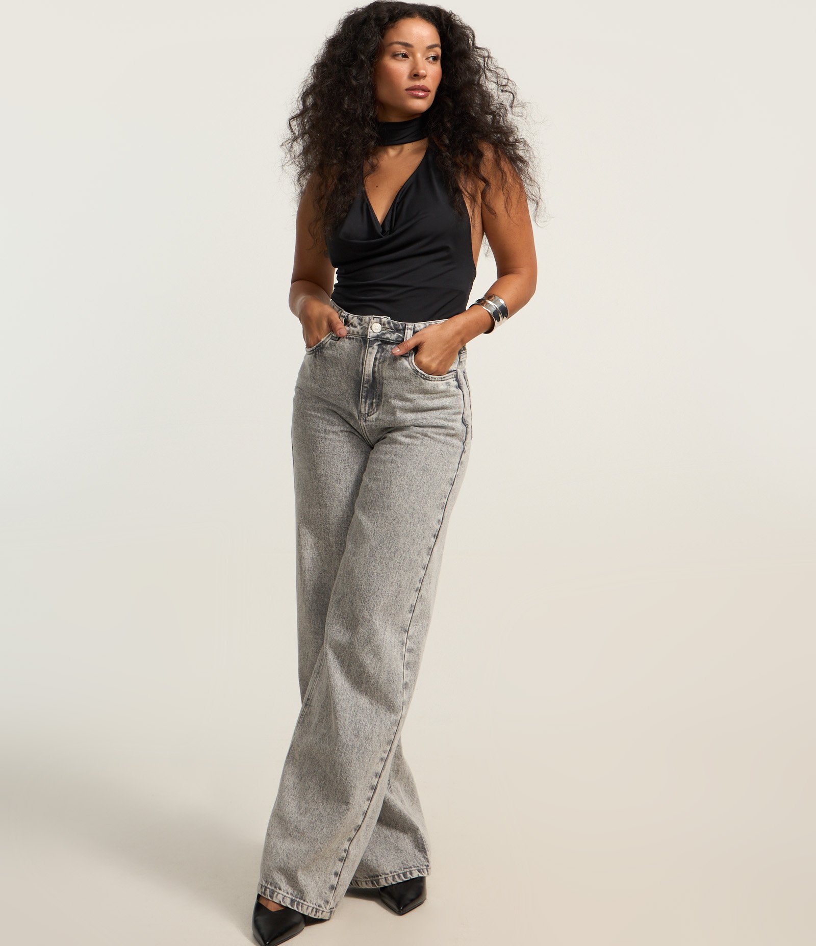 Blusa Frente Única em Jersey com Decote Degagê Preto 2