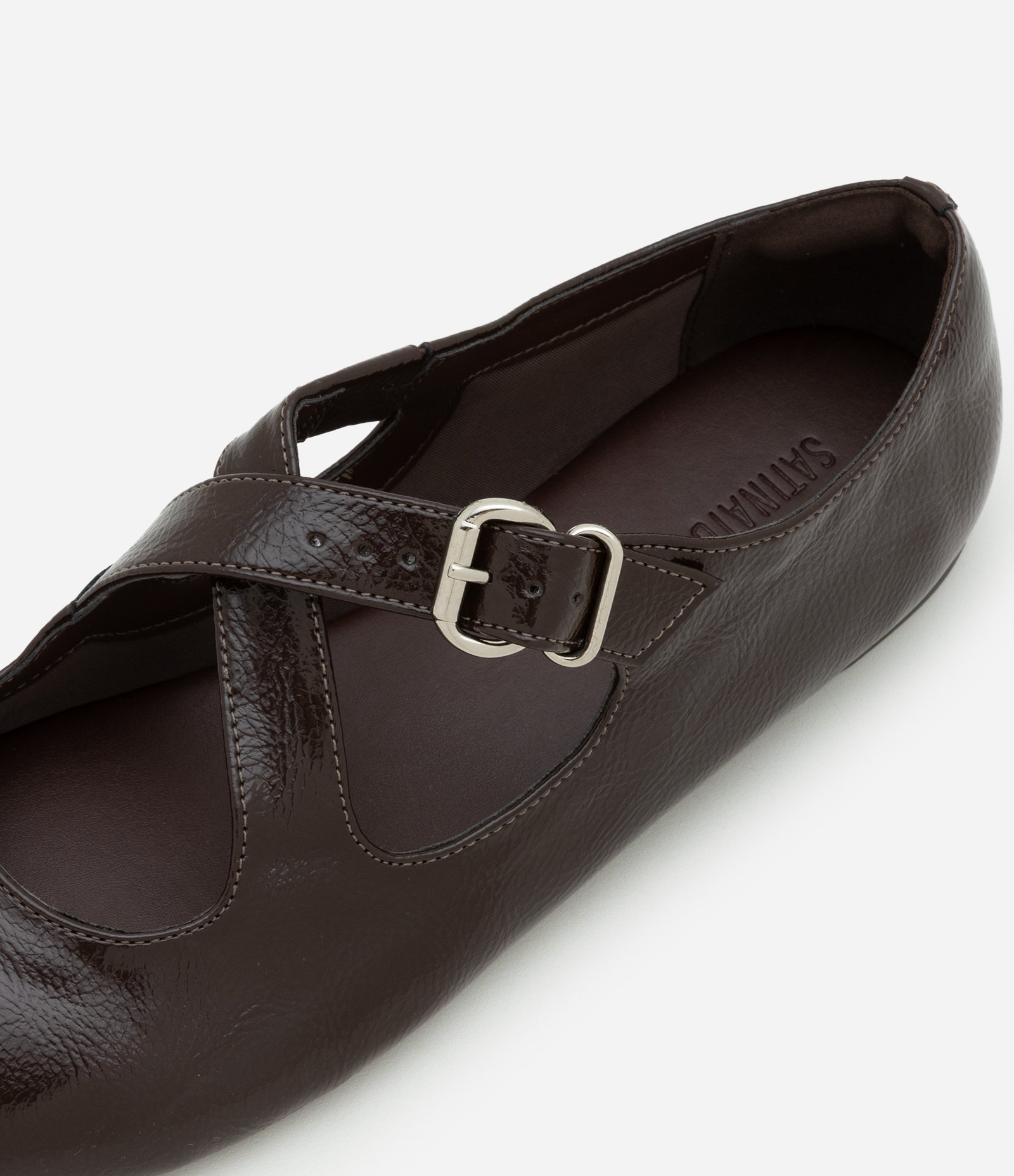 Sapatilha com Tiras Largas em X e Fivela Marrom 6