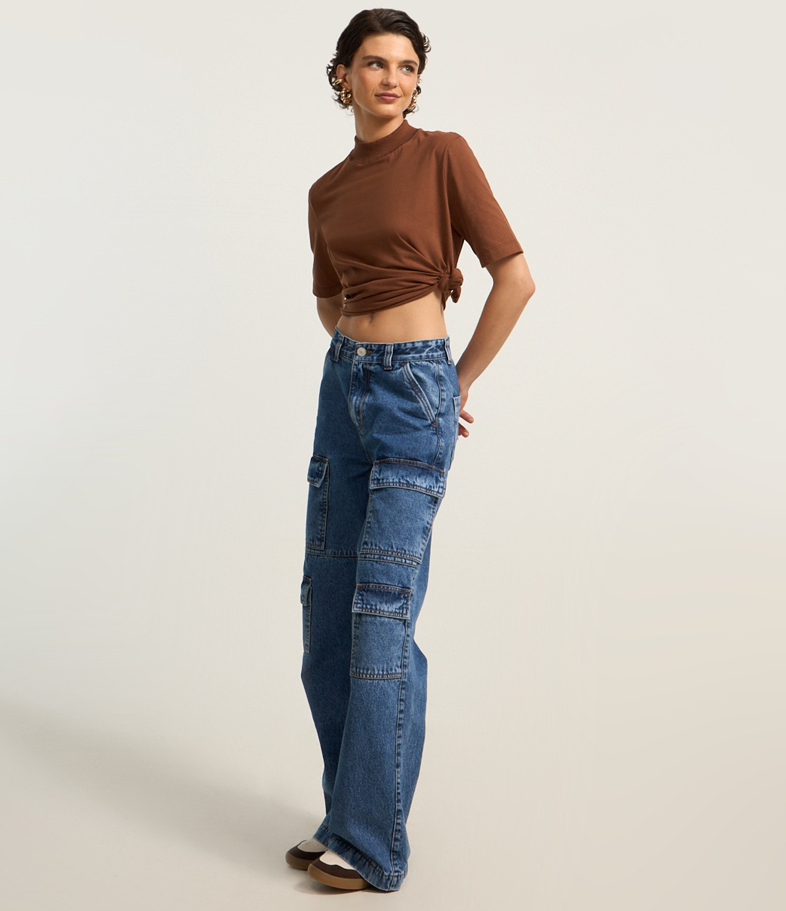 Camiseta em Algodão com Golinha Marrom 2