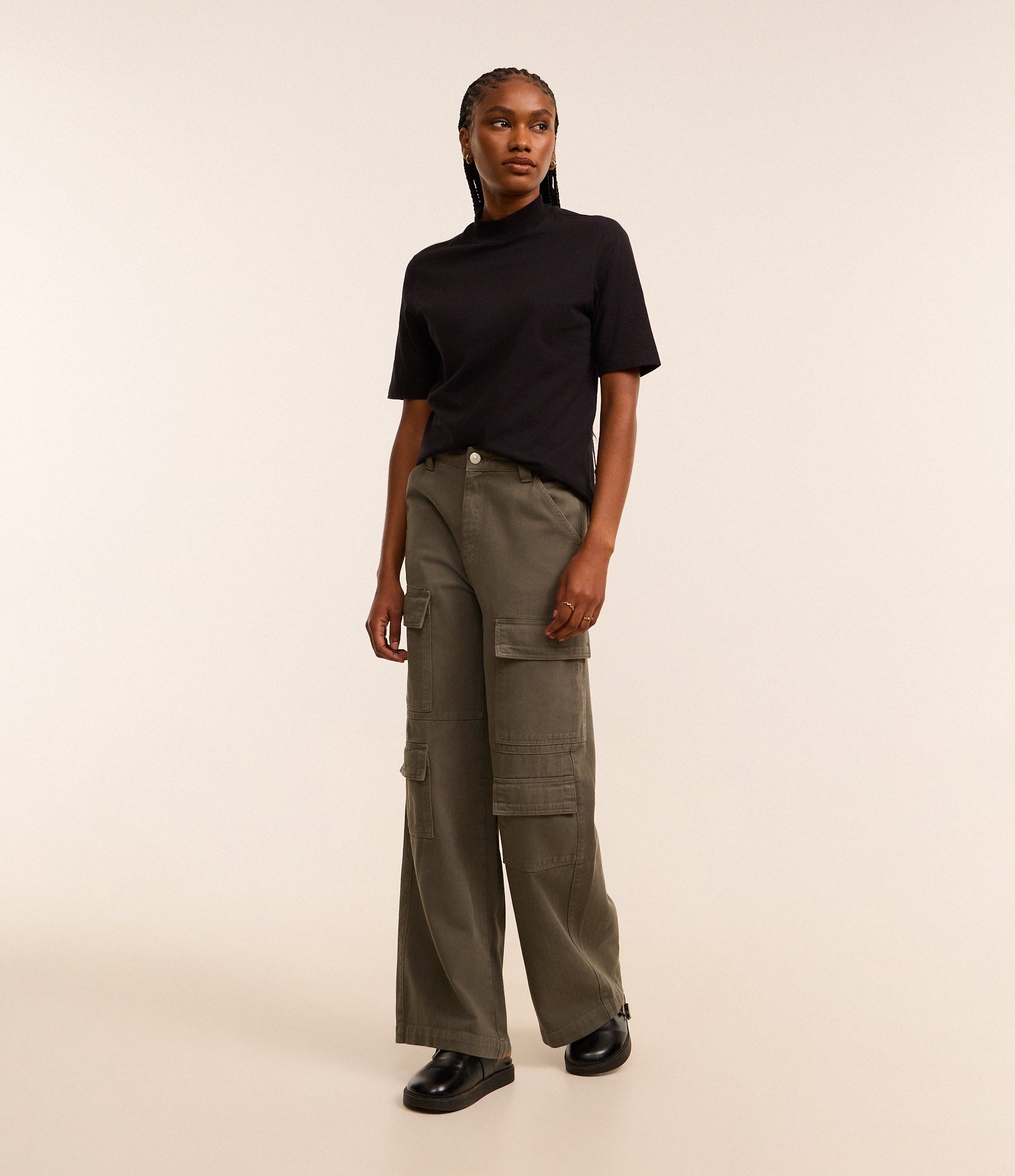 Camiseta em Algodão com Golinha Preto 2