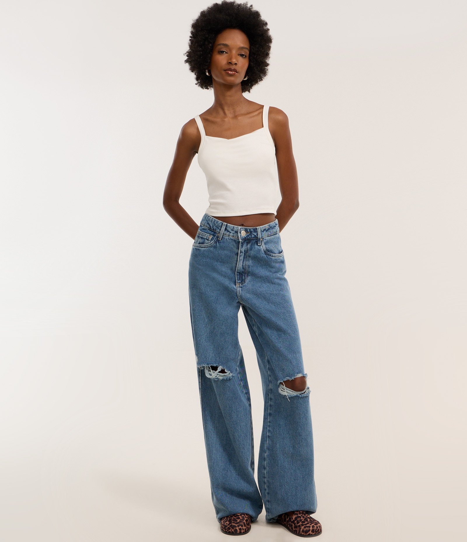 Blusa em Ribana com Alça Fina e Leve Textura Branco 2