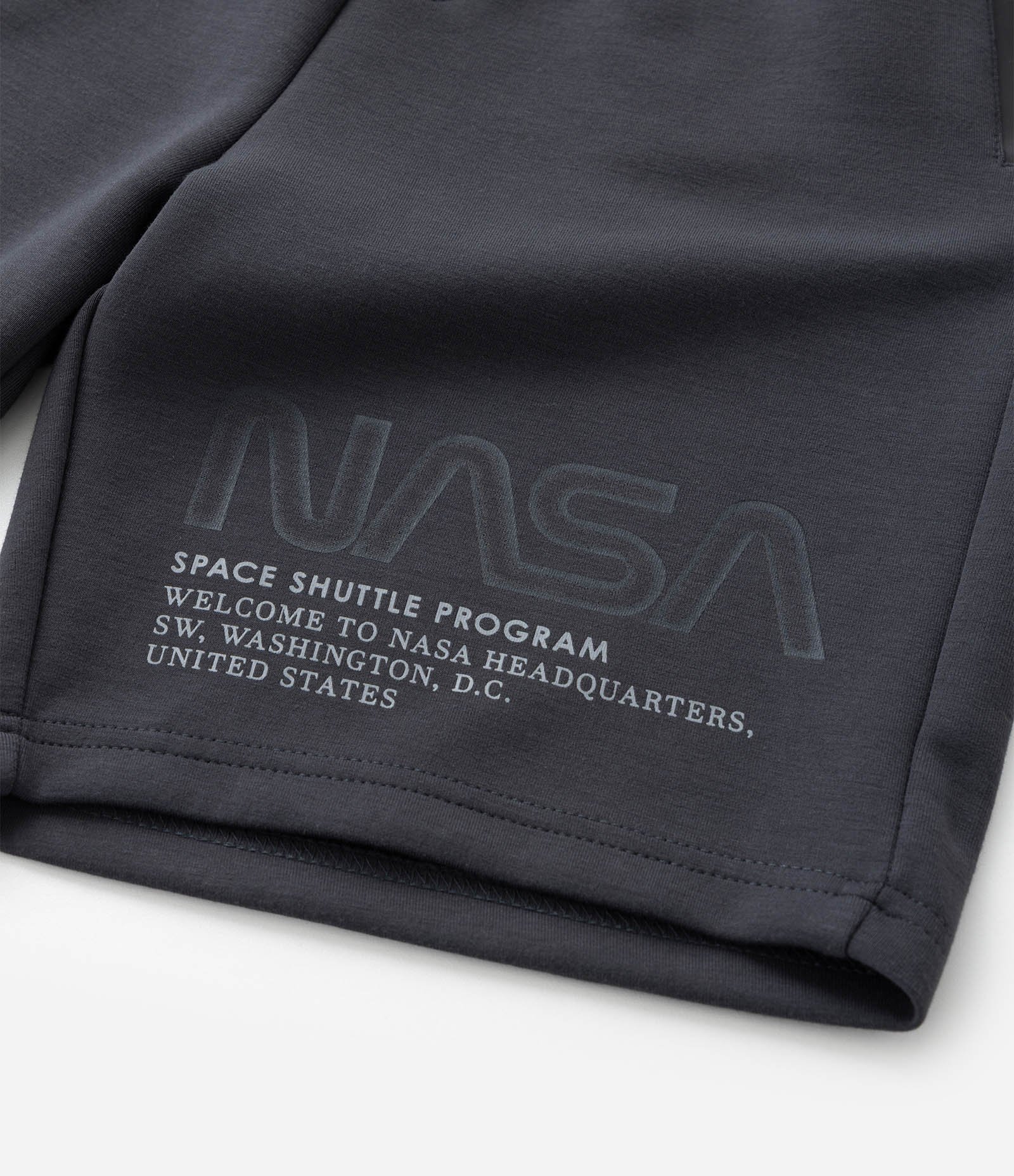 Bermuda Infantil com Bolsos e Estampa NASA - Tam 5 a 14 Anos Cinza Escuro 4