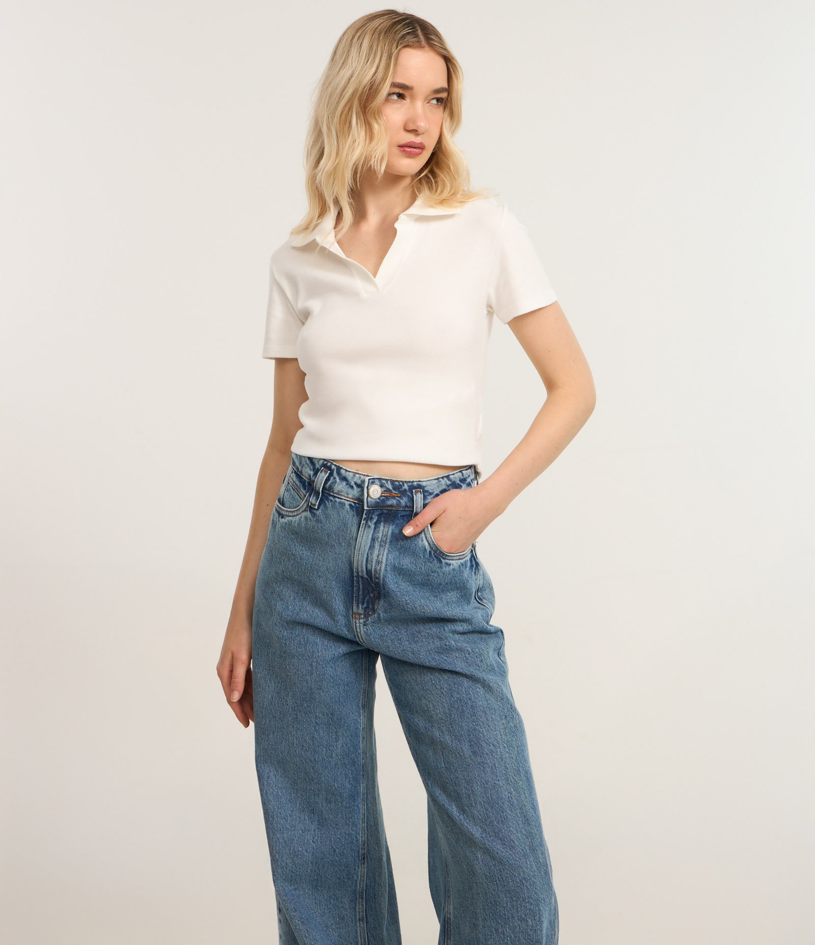 Calça Wide Leg em Jeans com Recorte na Pala Azul Médio 2