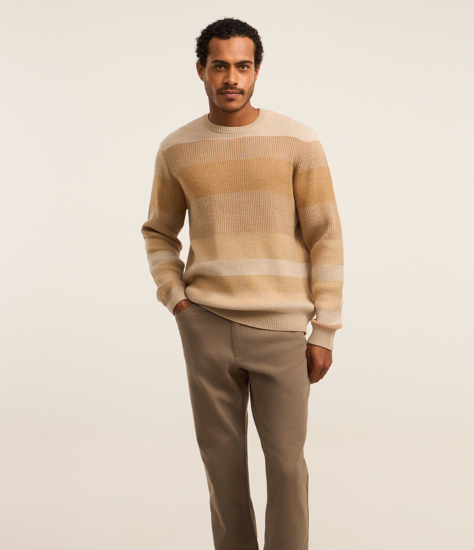 Calça em Sarja com Elastano Marrom 3