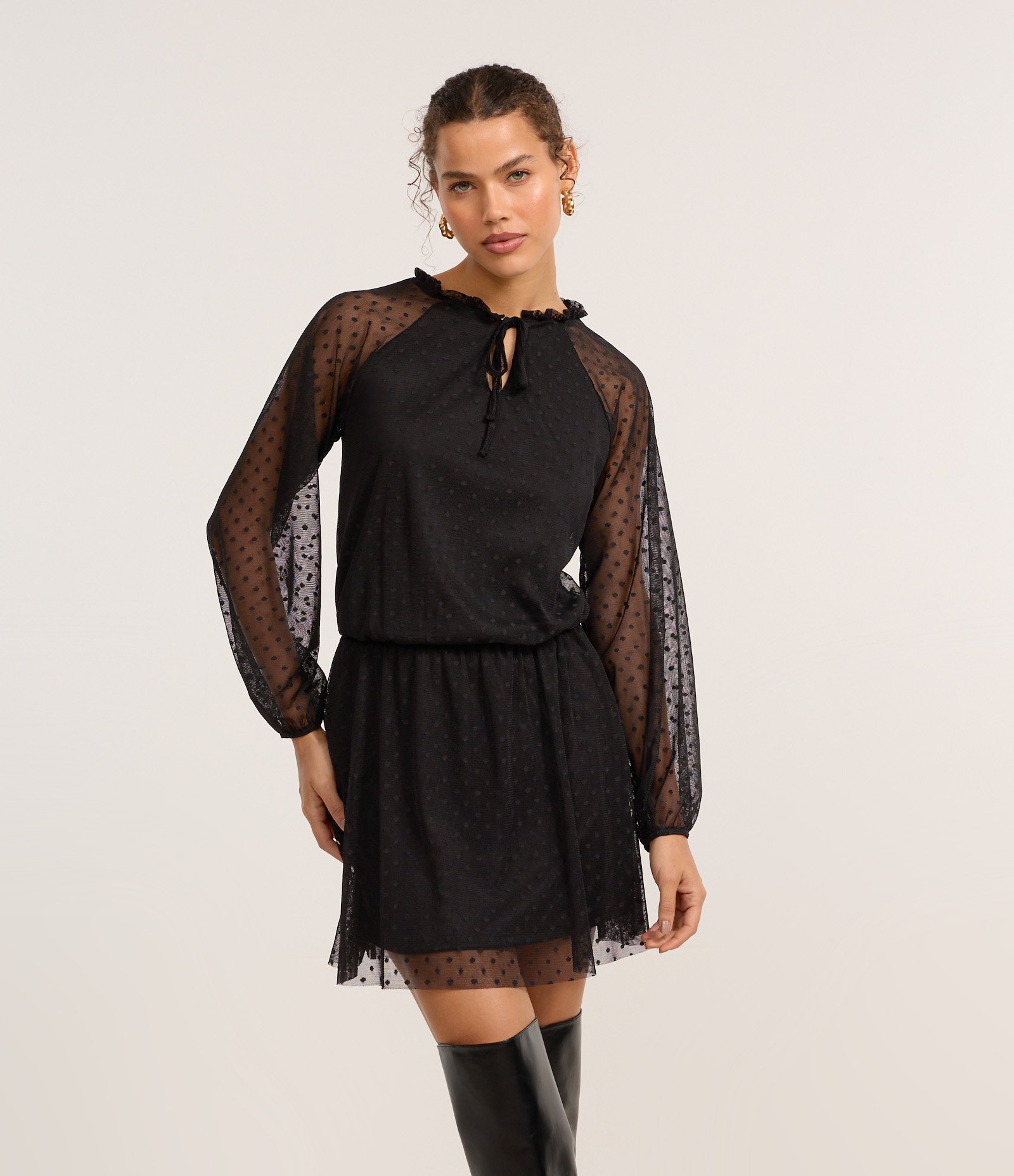 Vestido Curto em Tule em Poá com Sobreposição Preto 1