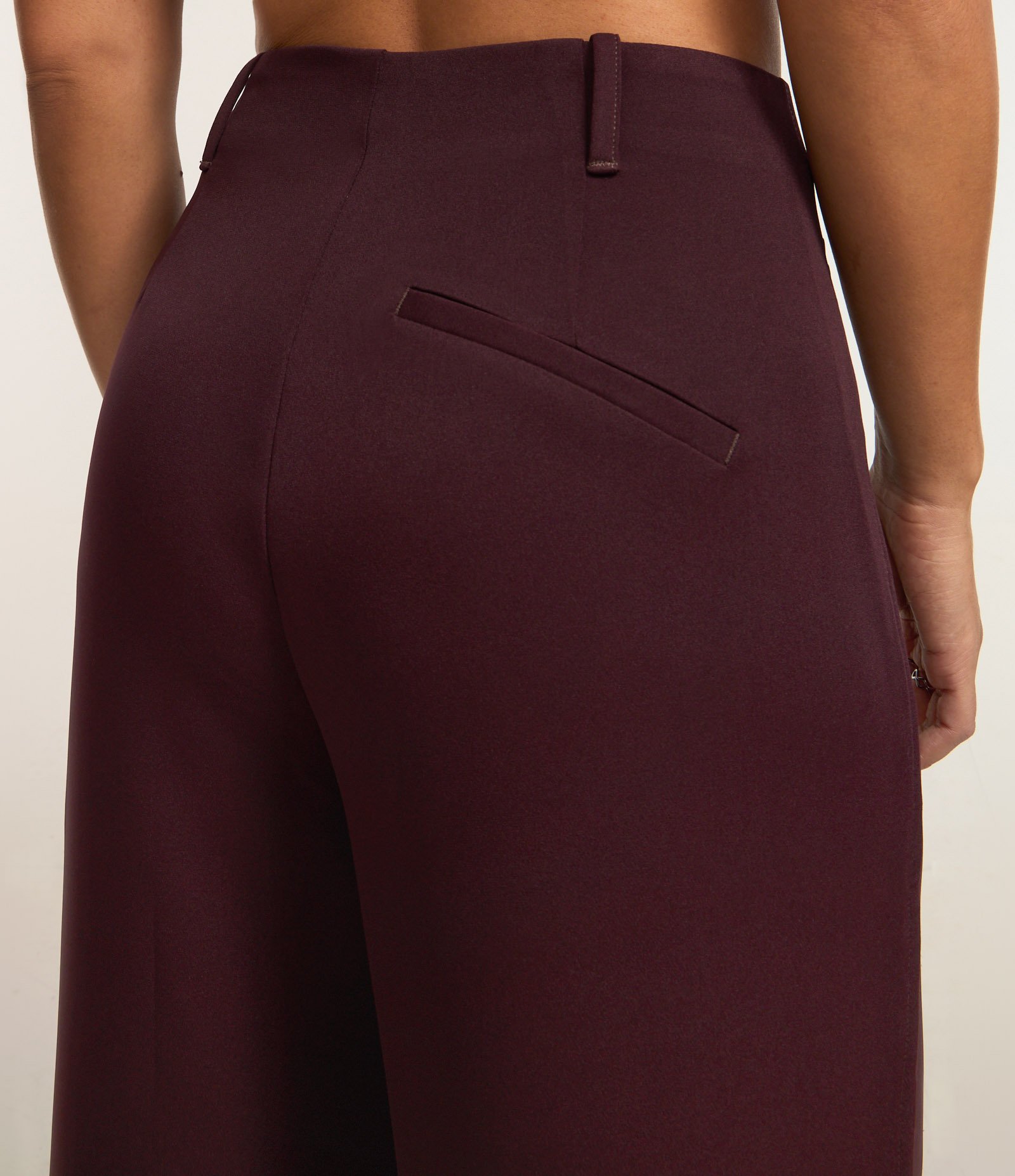 Calça Wide Leg Alfaiatada com Pregas Duplas Bordô 5
