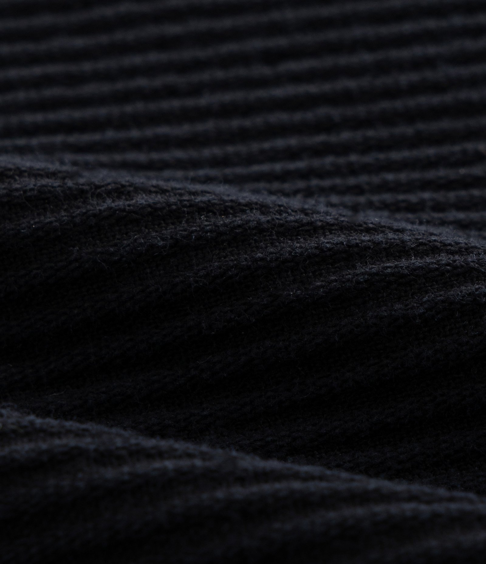 Calça Wide Leg em Sarja Cotelê com Fivelas Curve & Plus Size Preto 7