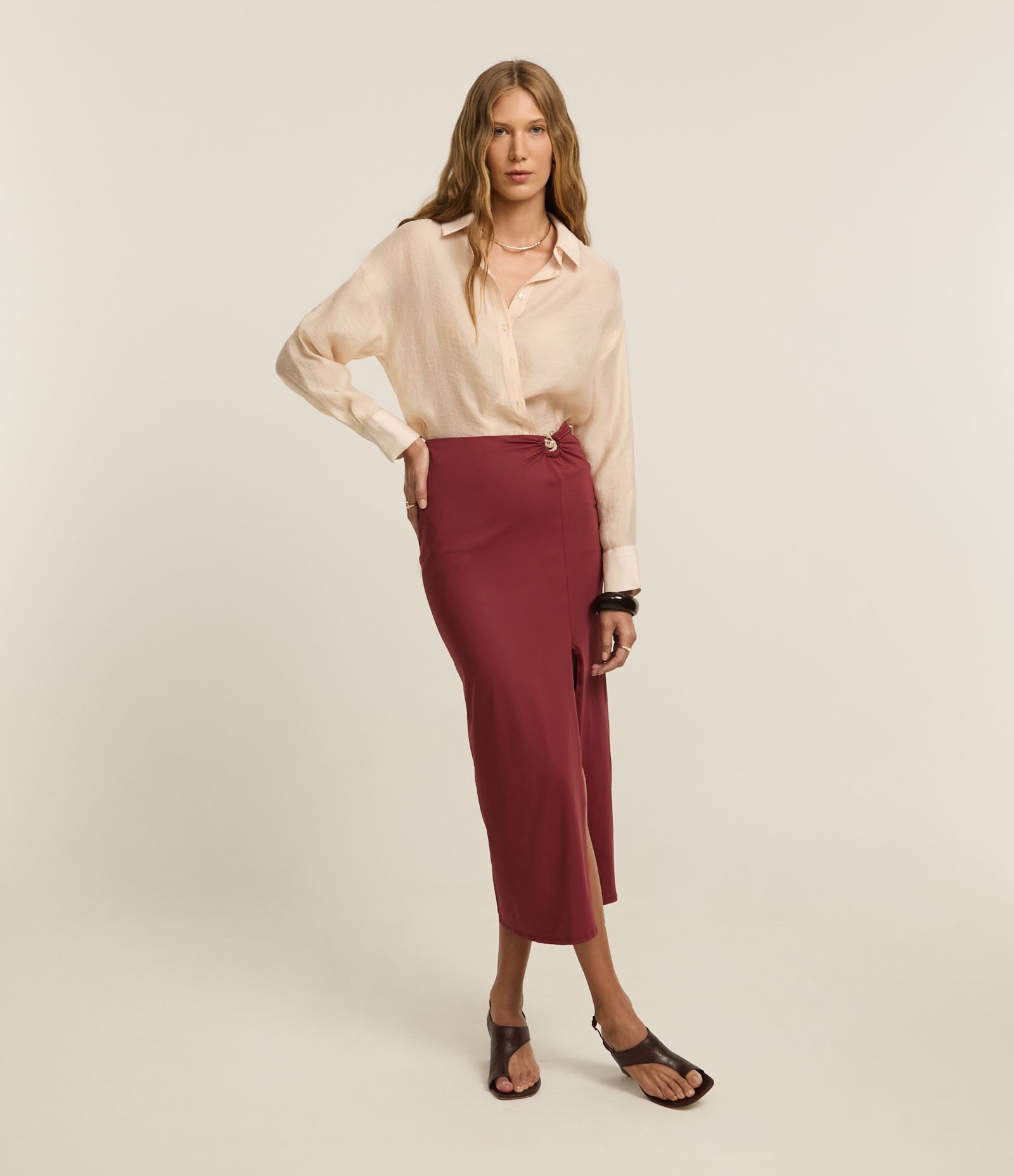 Camisa Alongada em Liocel com Cava Deslocada e Punho Largo Champanhe Rosé 2