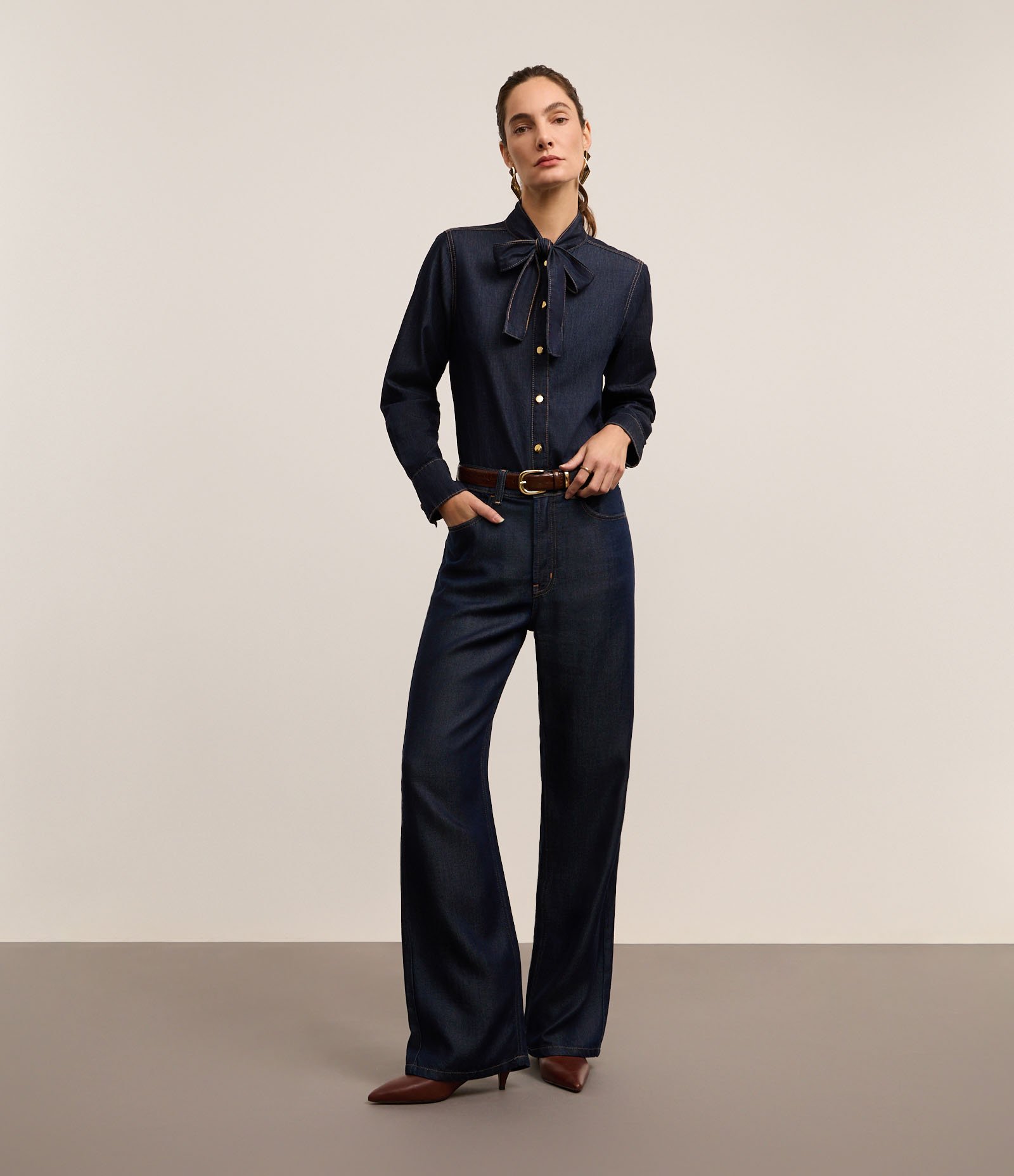 Camisa em Jeans com Laço na Gola e Botões Azul 2