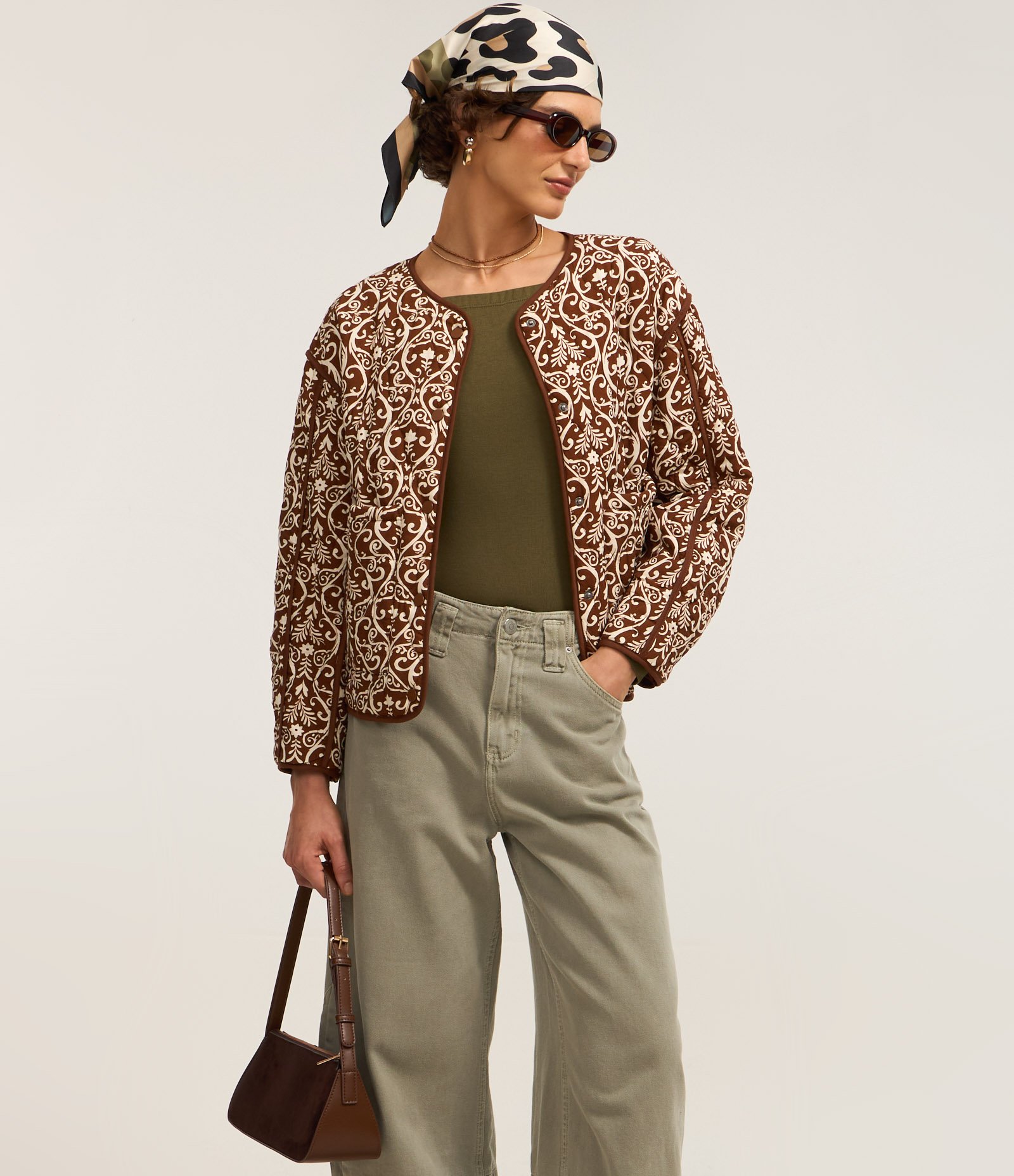 Calça Barrel em Sarja com Passantes no Cós Verde 2