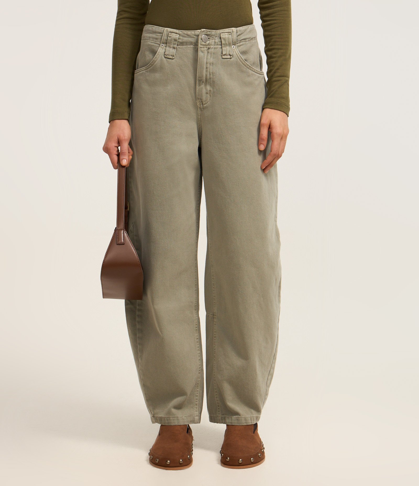 Calça Barrel em Sarja com Passantes no Cós Verde 3