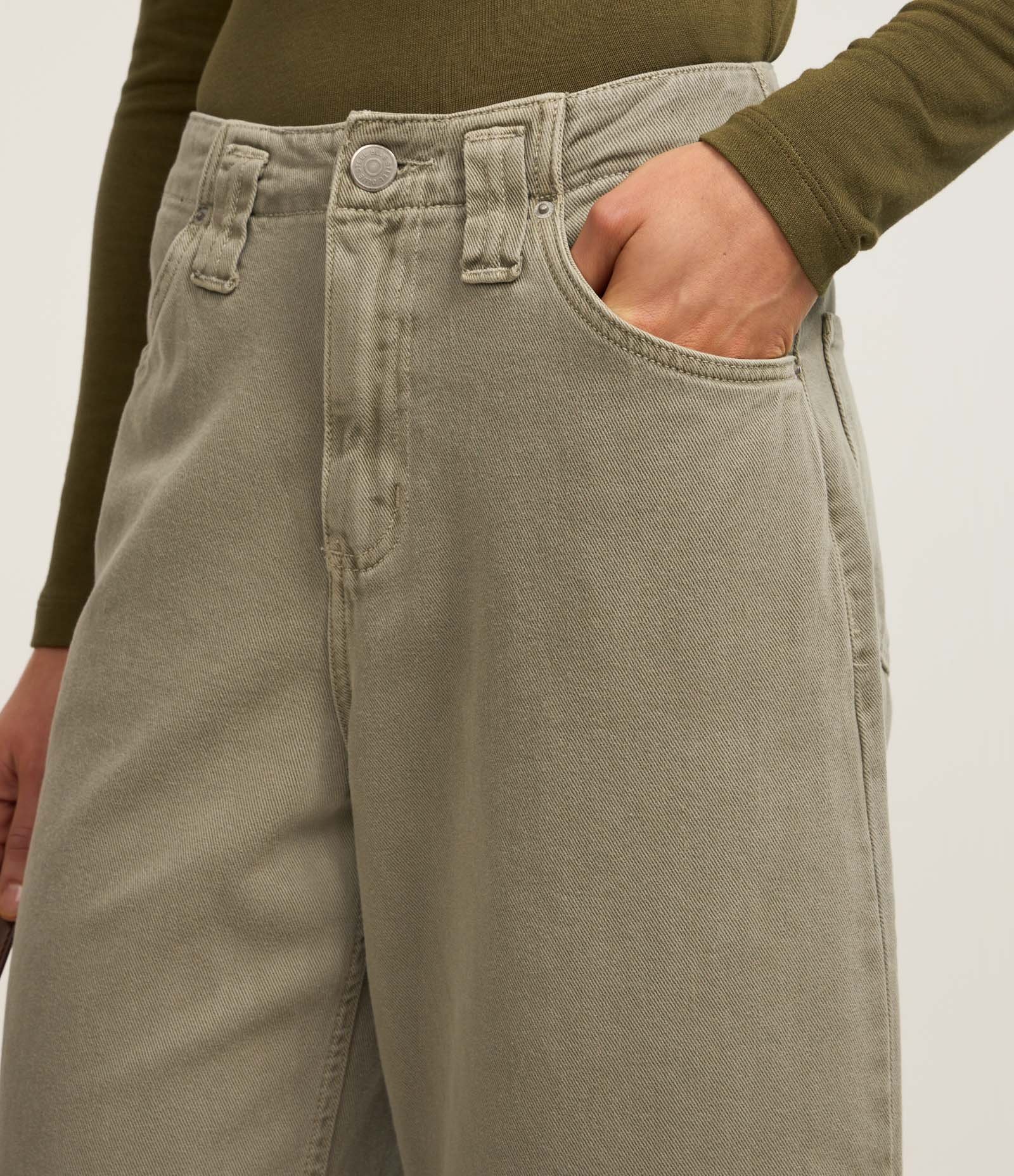 Calça Barrel em Sarja com Passantes no Cós Verde 4