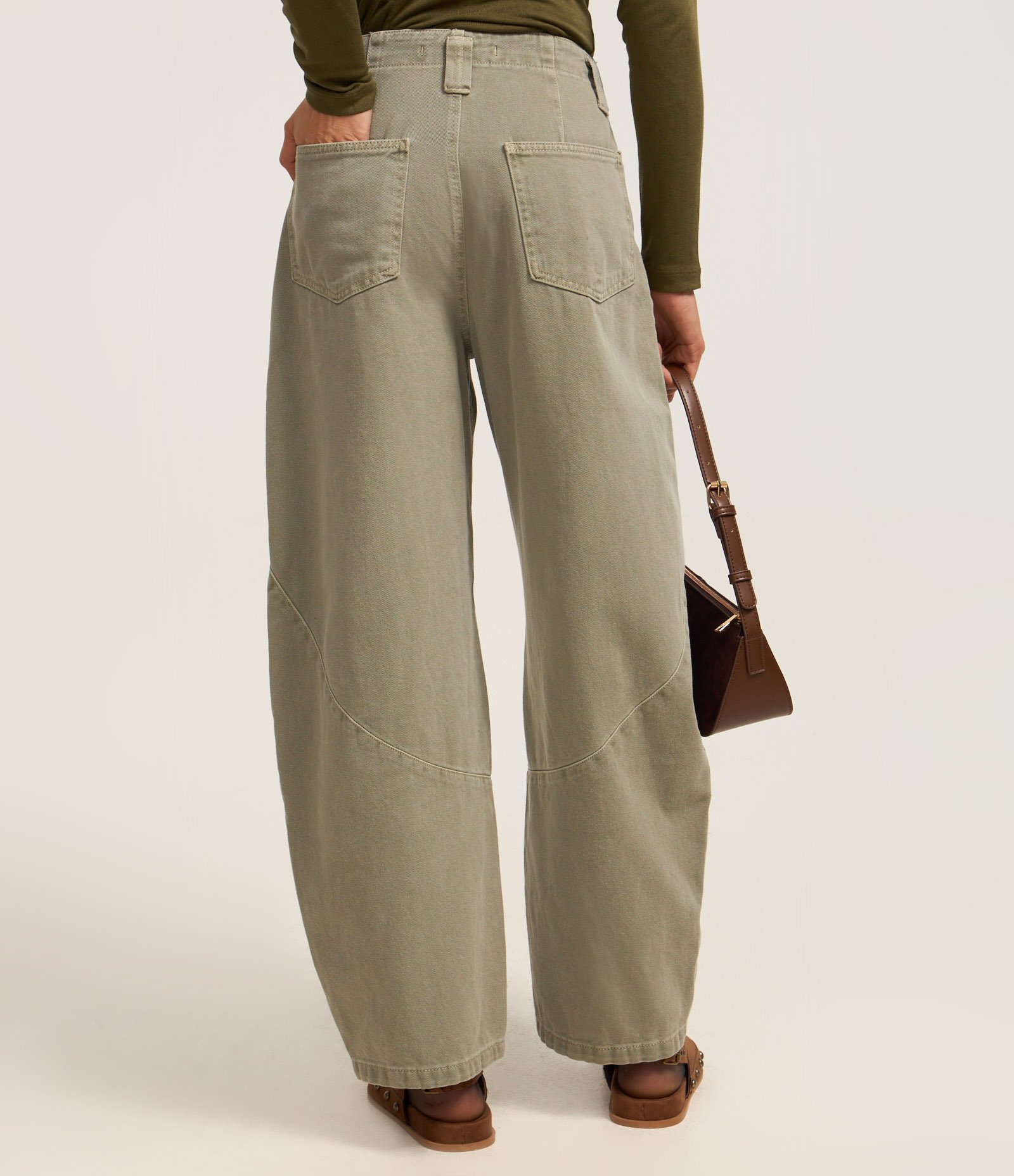 Calça Barrel em Sarja com Passantes no Cós Verde 5