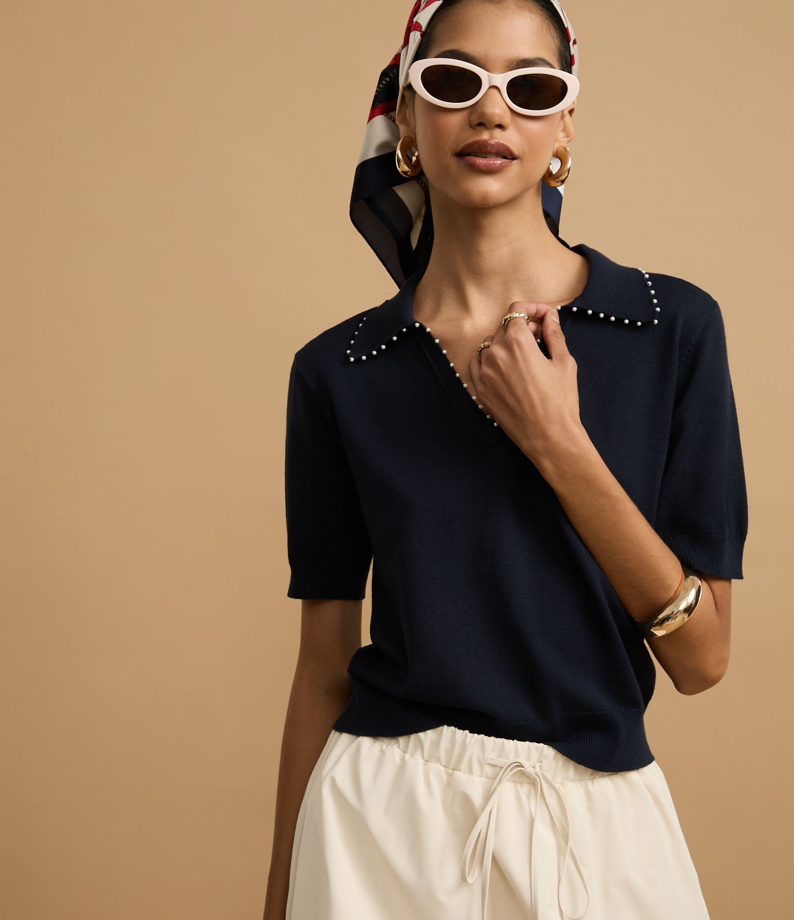 Blusa Polo em Tricô com Mini Pérolas no Decote V Azul Marinho 5