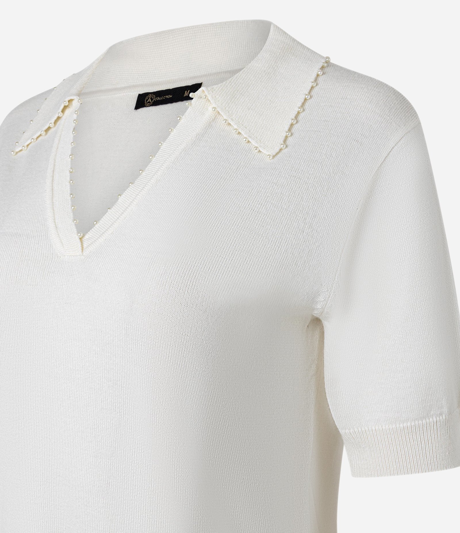 Blusa Polo em Tricô com Mini Pérolas no Decote V Off White 6