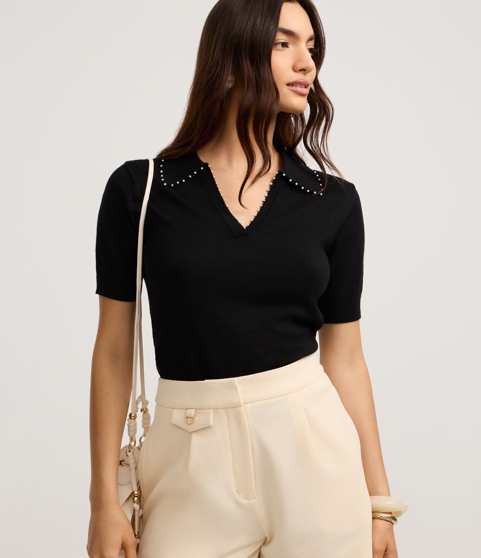 Blusa Polo em Tricô com Mini Pérolas no Decote V Preto 1