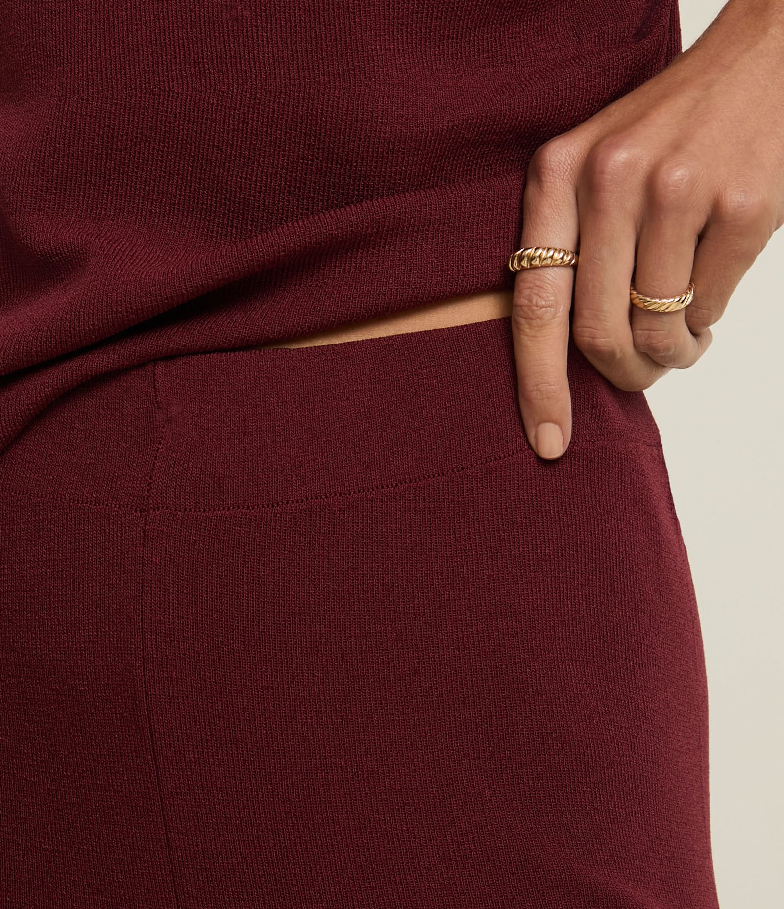 Calça Reta em Tricô com Elástico no Cós Bordô 4