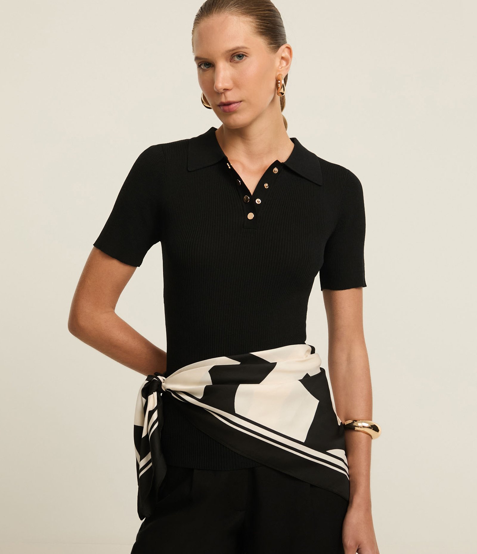 Blusa Canelada em Tricô com Gola Polo Preto 1