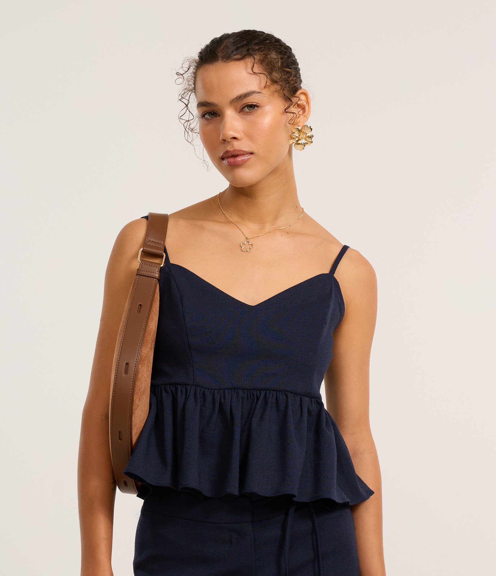 Blusa de Alça em Viscose e Linho com Babado na Barra Azul Marinho 5