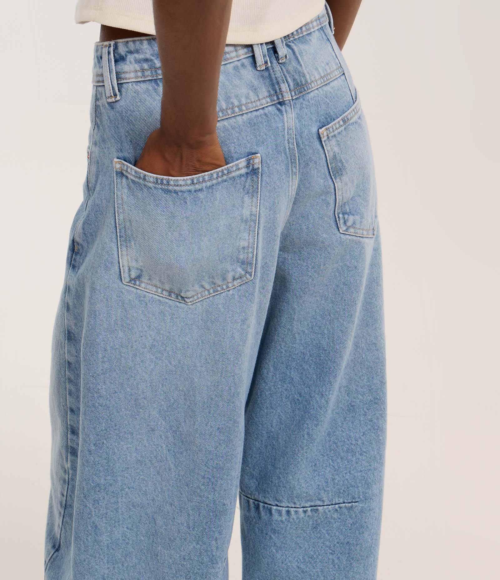 Calça Barrel em Jeans Marmorizado Azul 4