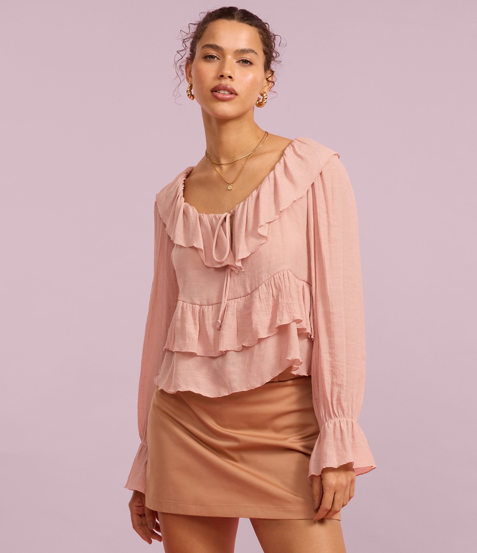 Blusa Bata em Chiffon com Amarração e Babados Rosa 4