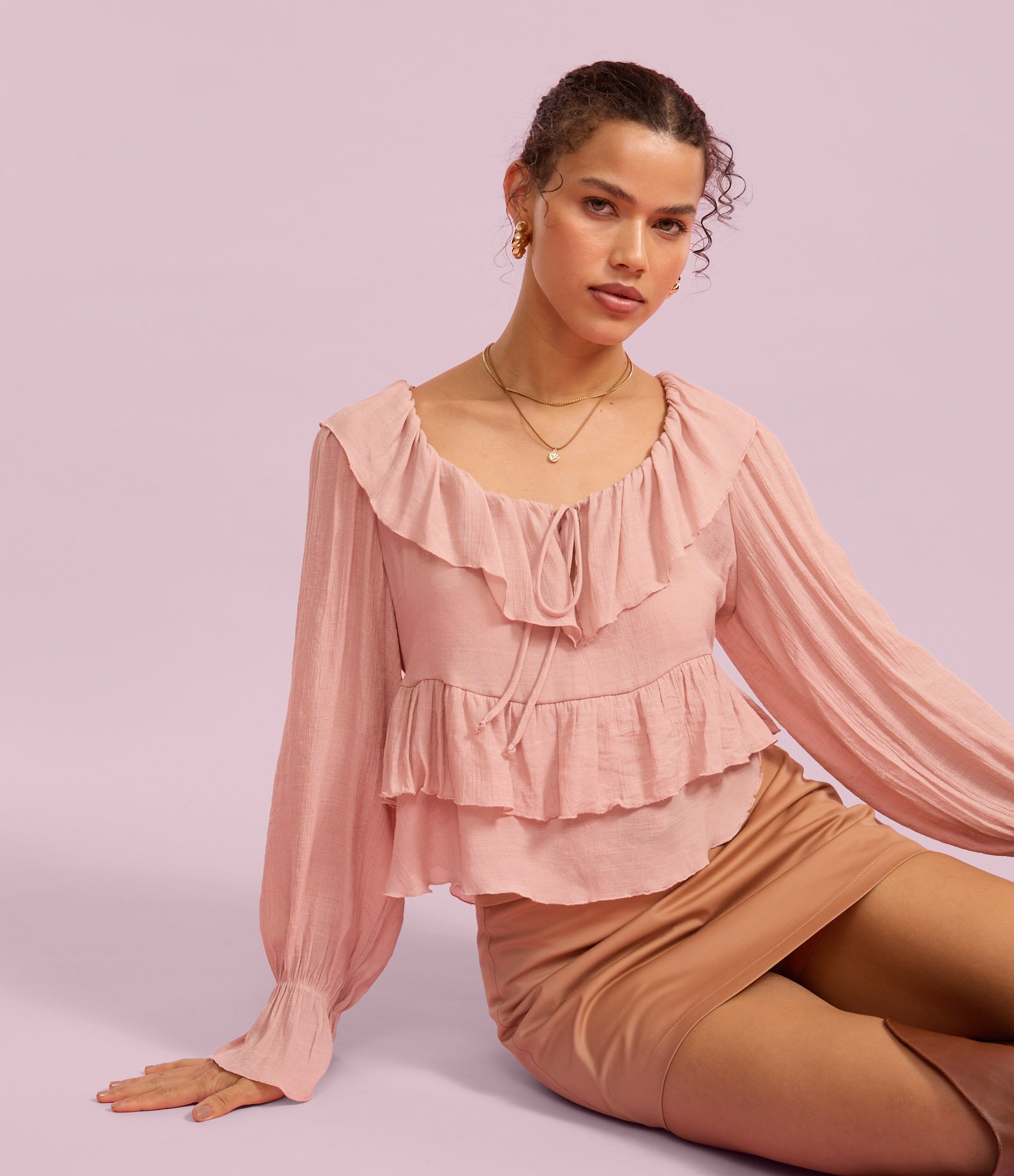 Blusa Bata em Chiffon com Amarração e Babados Rosa 5