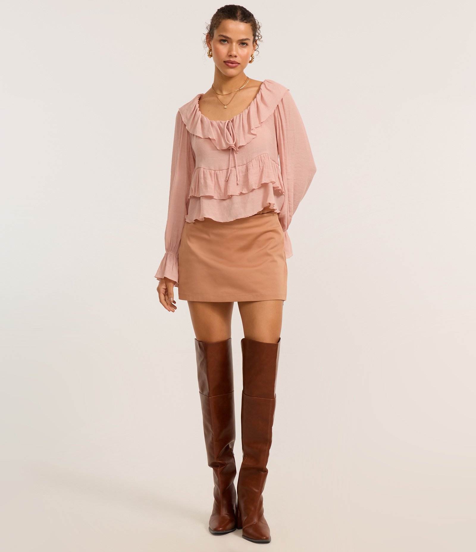 Blusa Bata em Chiffon com Amarração e Babados Rosa 2