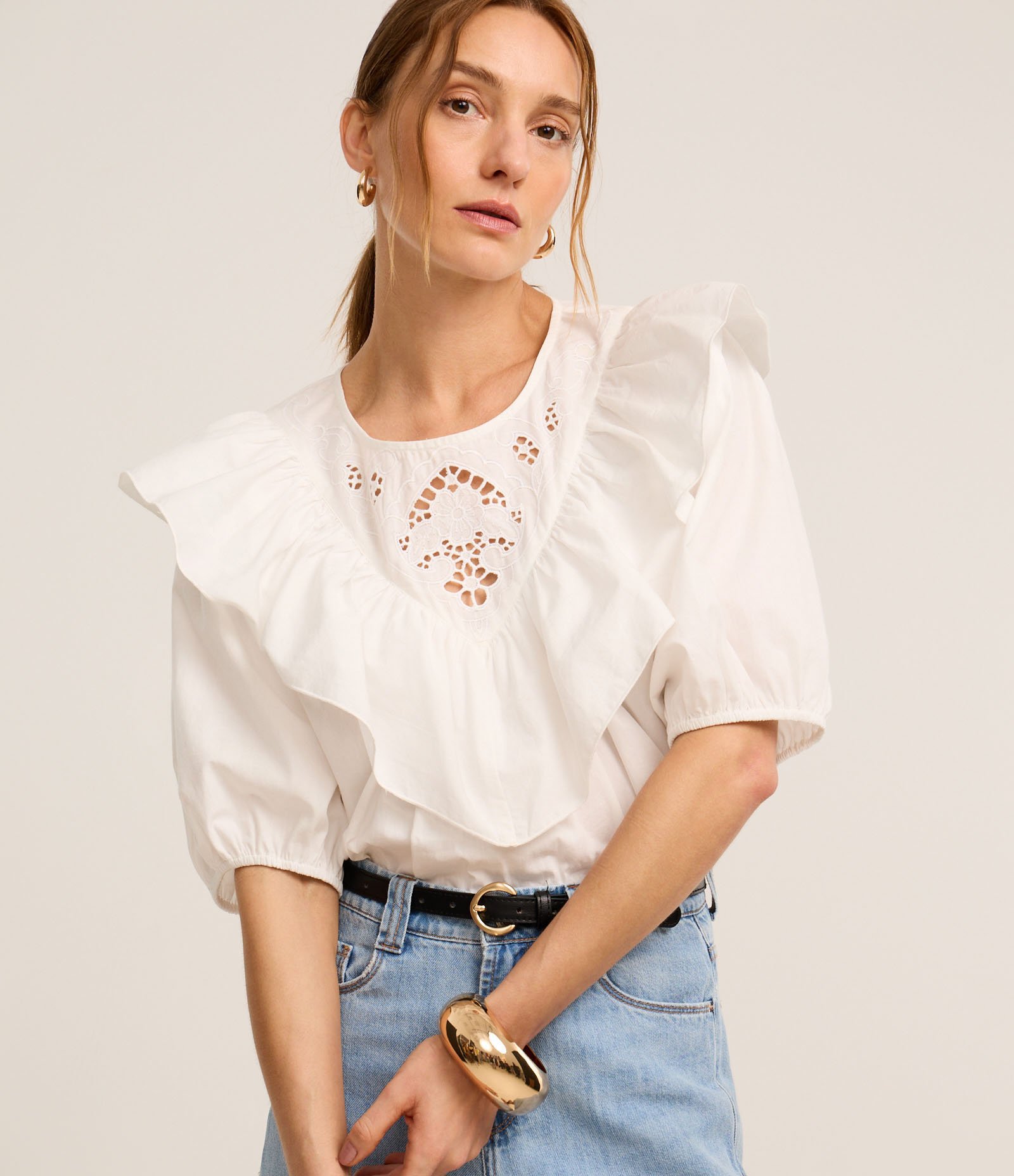 Blusa em Tricoline com Detalhe de Laise e Mangas Bufantes Branco 2